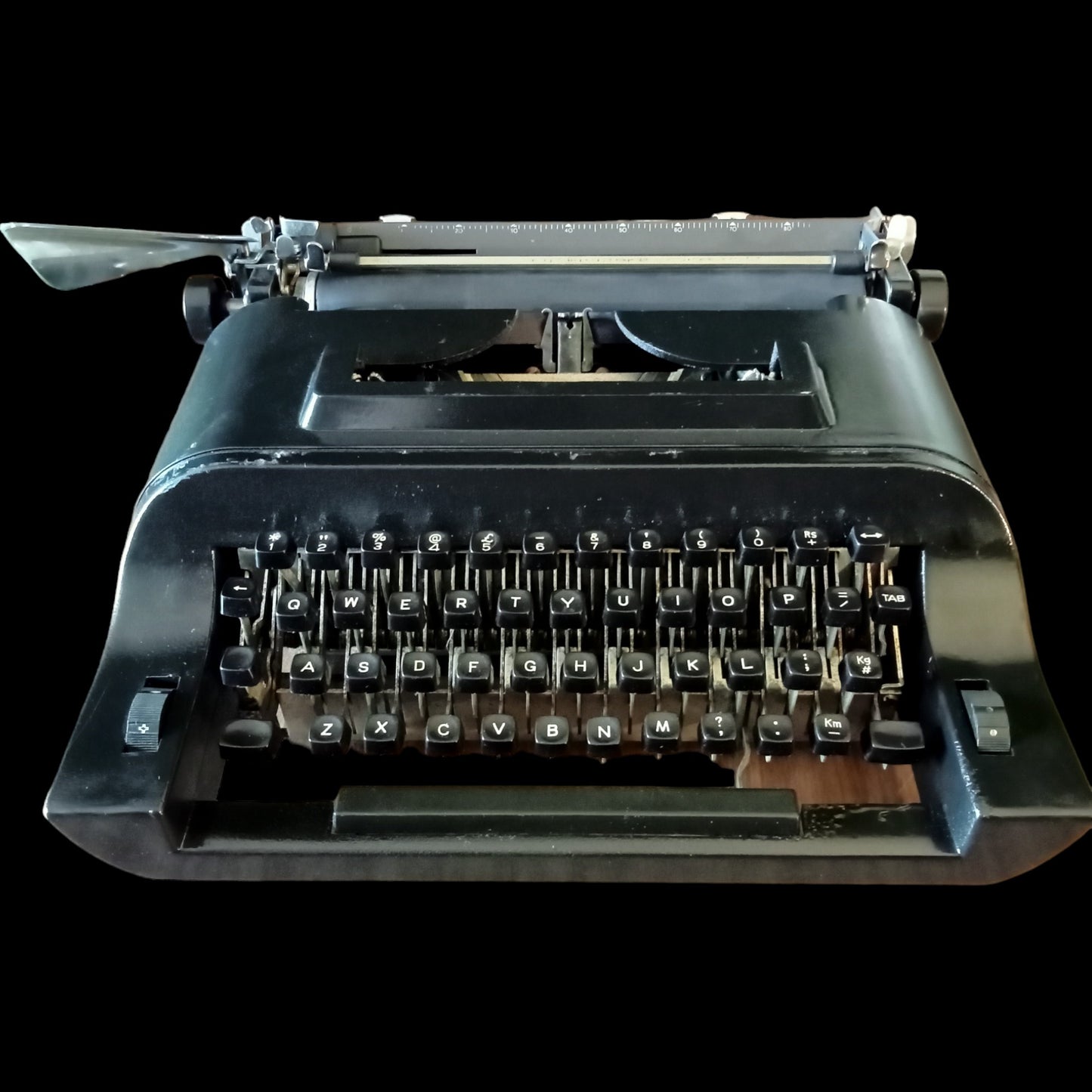 Image of Remington 20 Typewriter. Available from universaltypewritercompany.in