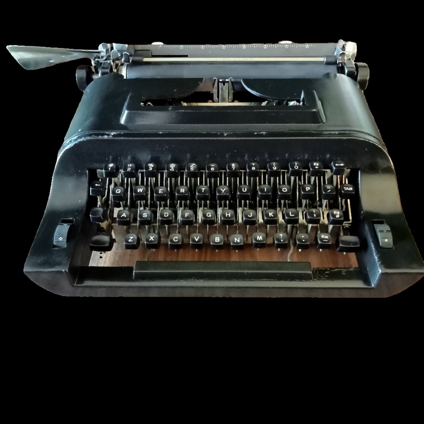 Image of Remington 20 Typewriter. Available from universaltypewritercompany.in