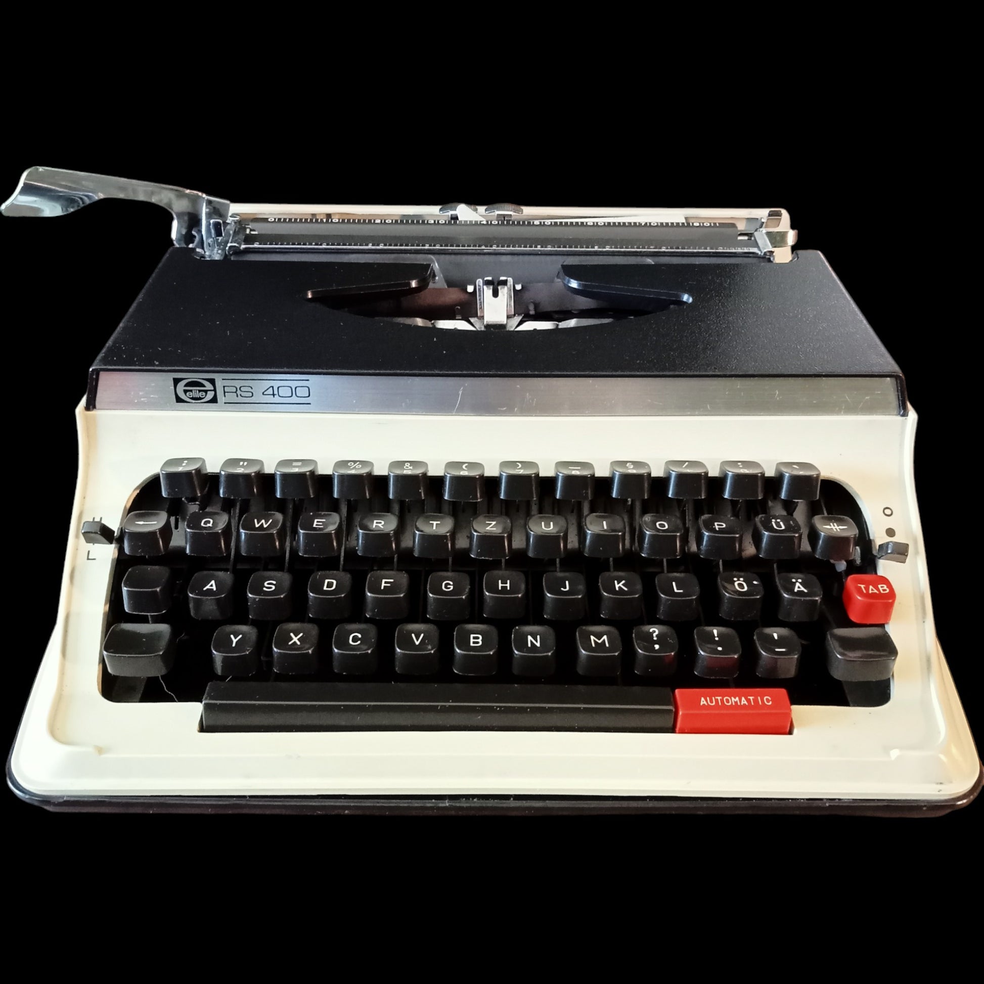 Image of Elite RS 400 QWERTZ keyboard Typewriter. Available from universaltypewritercompany.in