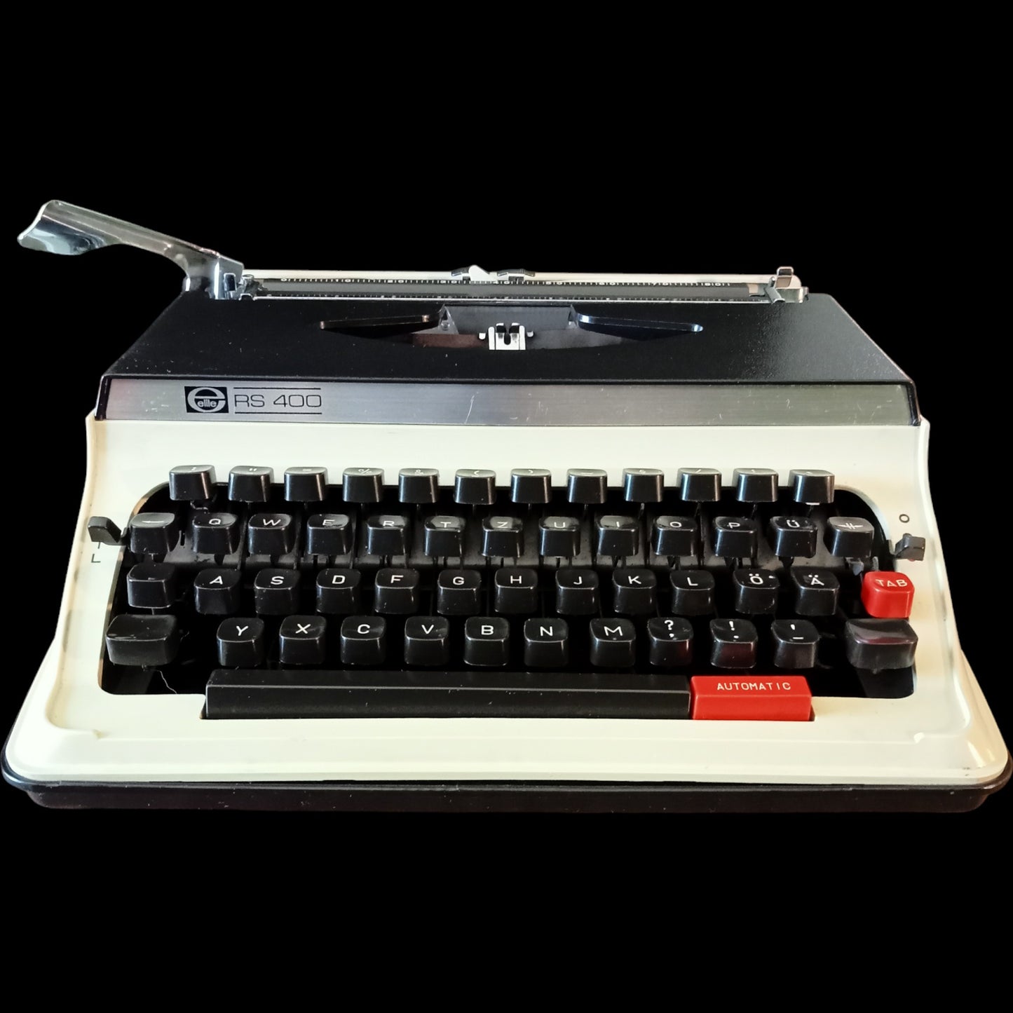 Image of Elite RS 400 QWERTZ keyboard Typewriter. Available from universaltypewritercompany.in