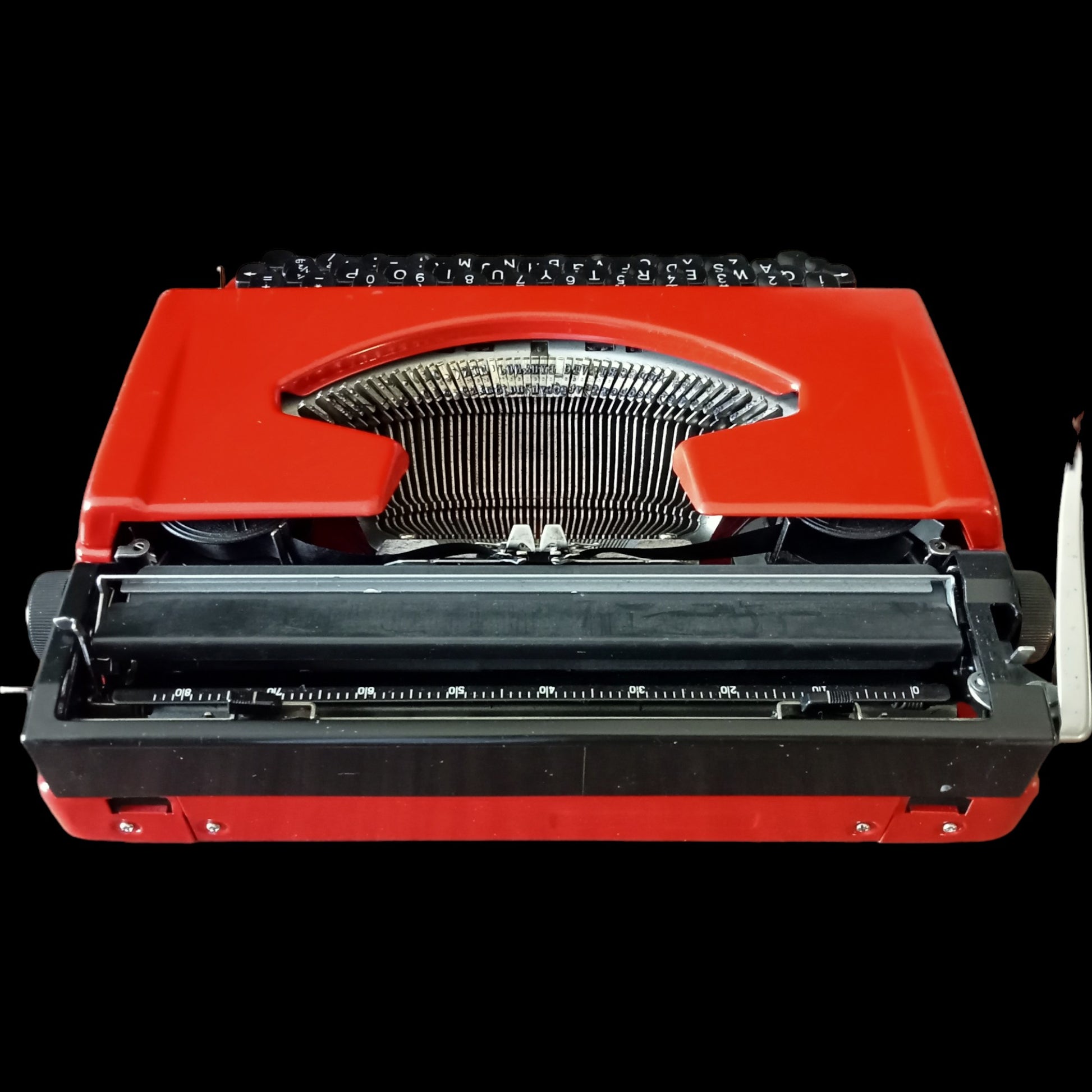 Image of Brother Deluxe 220 Typewriter. Available from universaltypewritercompany.in