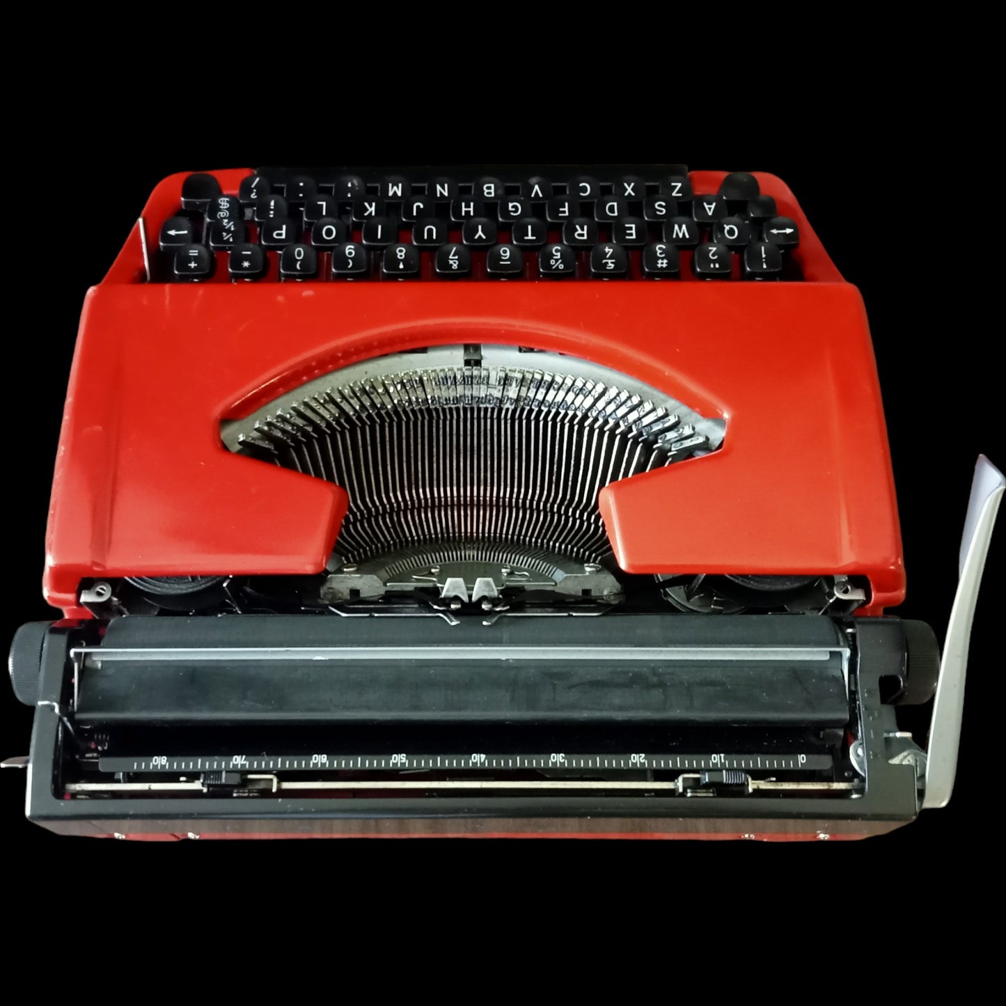 Image of Brother Deluxe 220 Typewriter. Available from universaltypewritercompany.in