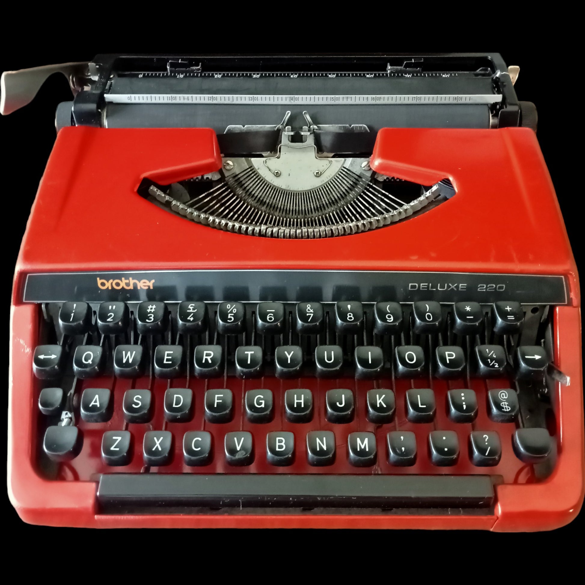 Image of Brother Deluxe 220 Typewriter. Available from universaltypewritercompany.in