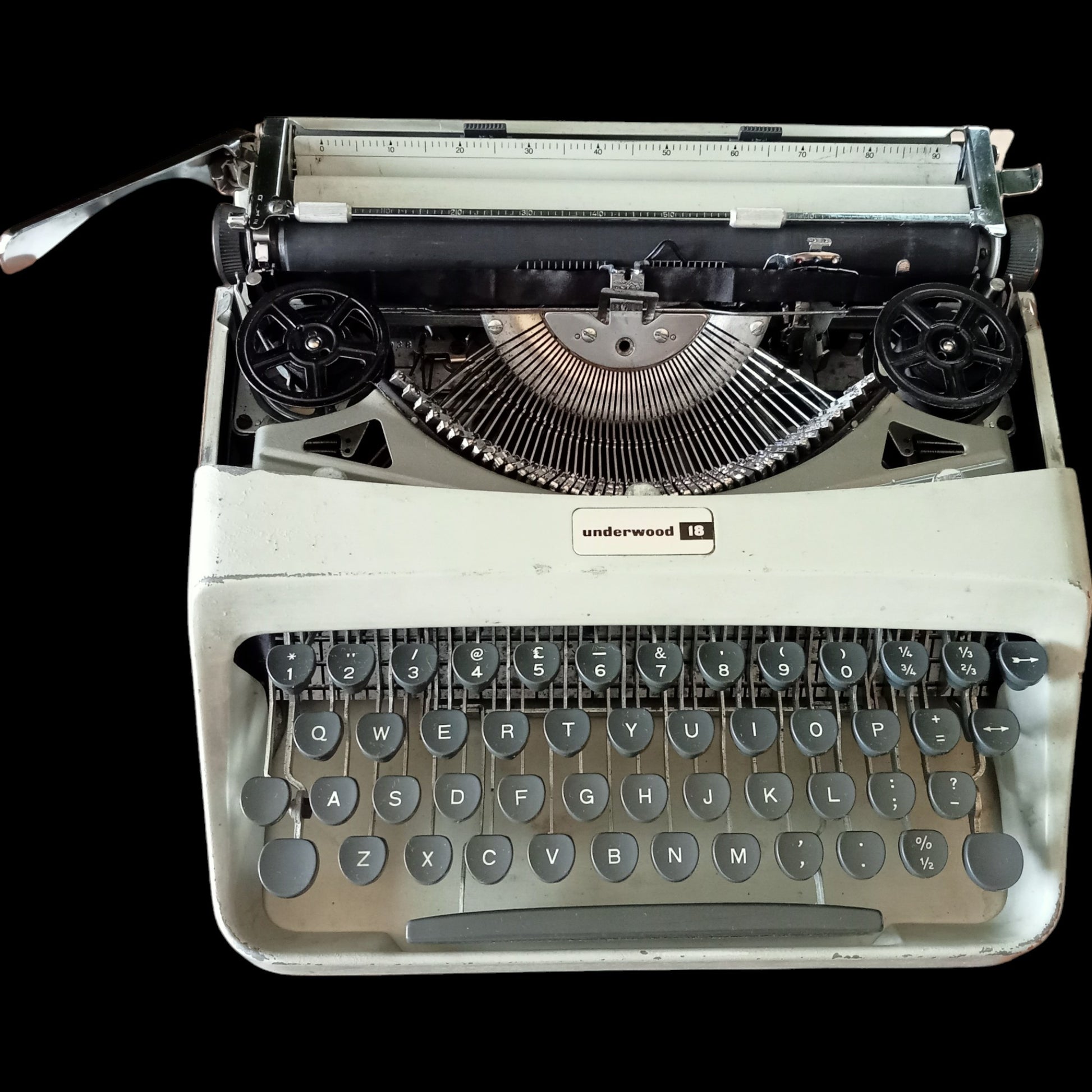 Image of Underwood 18 Typewriter. Available from universaltypewritercompany.in