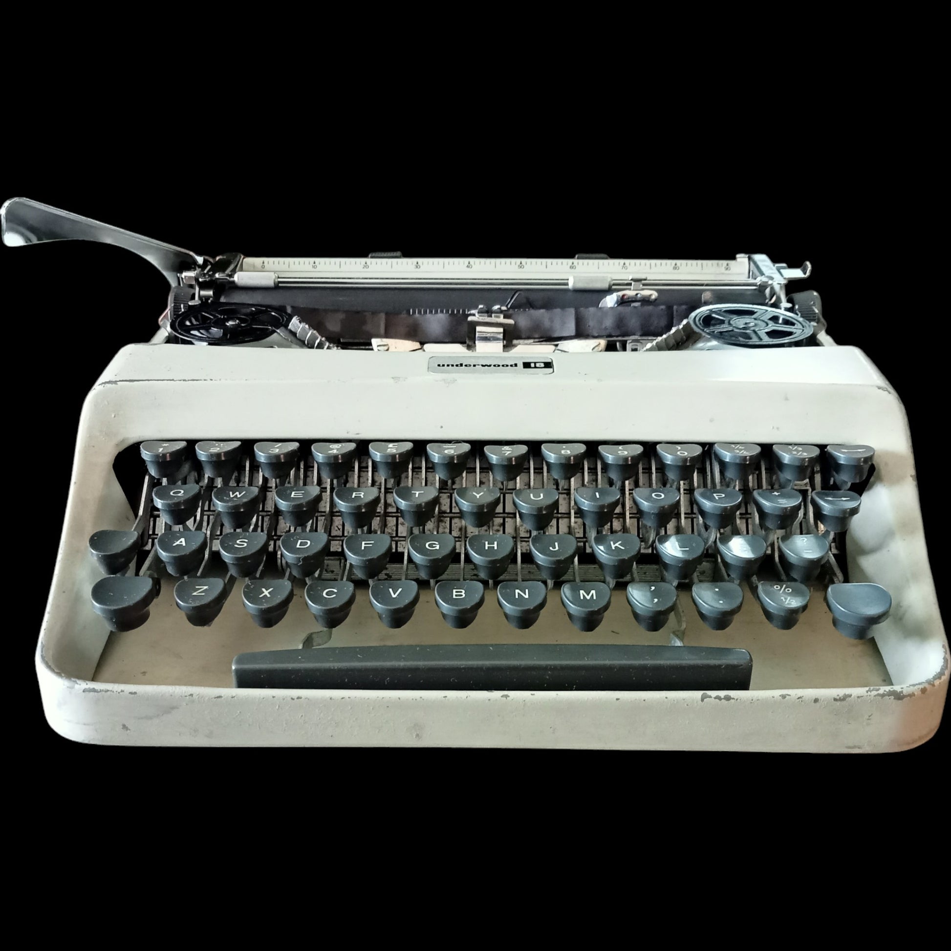 Image of Underwood 18 Typewriter. Available from universaltypewritercompany.in