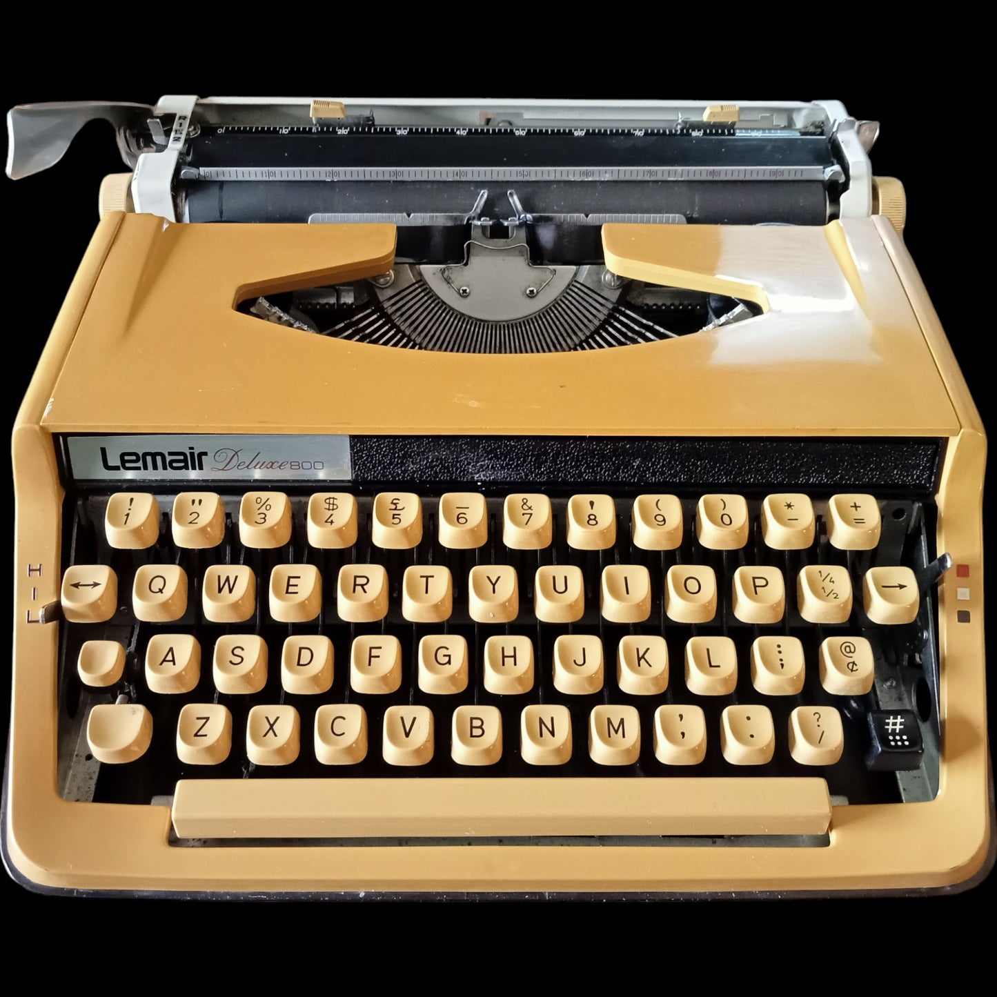 Image of Brother Lemair Deluxe 800 Typewriter. Available from universaltypewritercompany.in