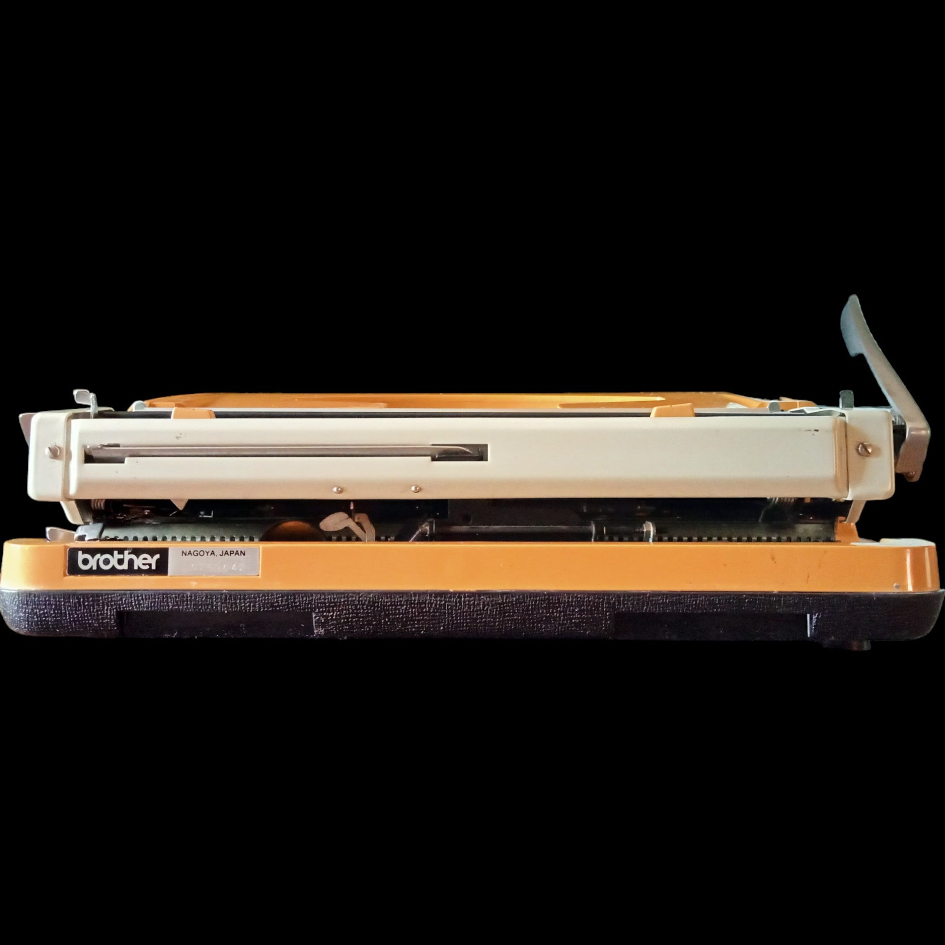 Image of Brother Lemair Deluxe 800 Typewriter. Available from universaltypewritercompany.in