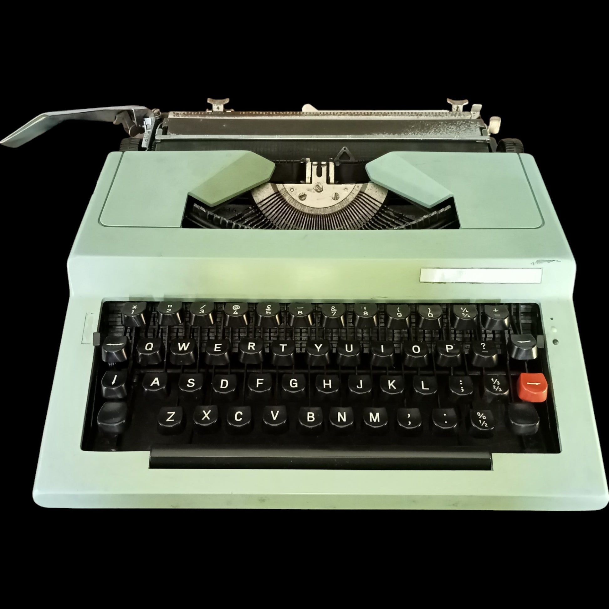 Image of Portable Typewriter. Available from universaltypewritercompany.in