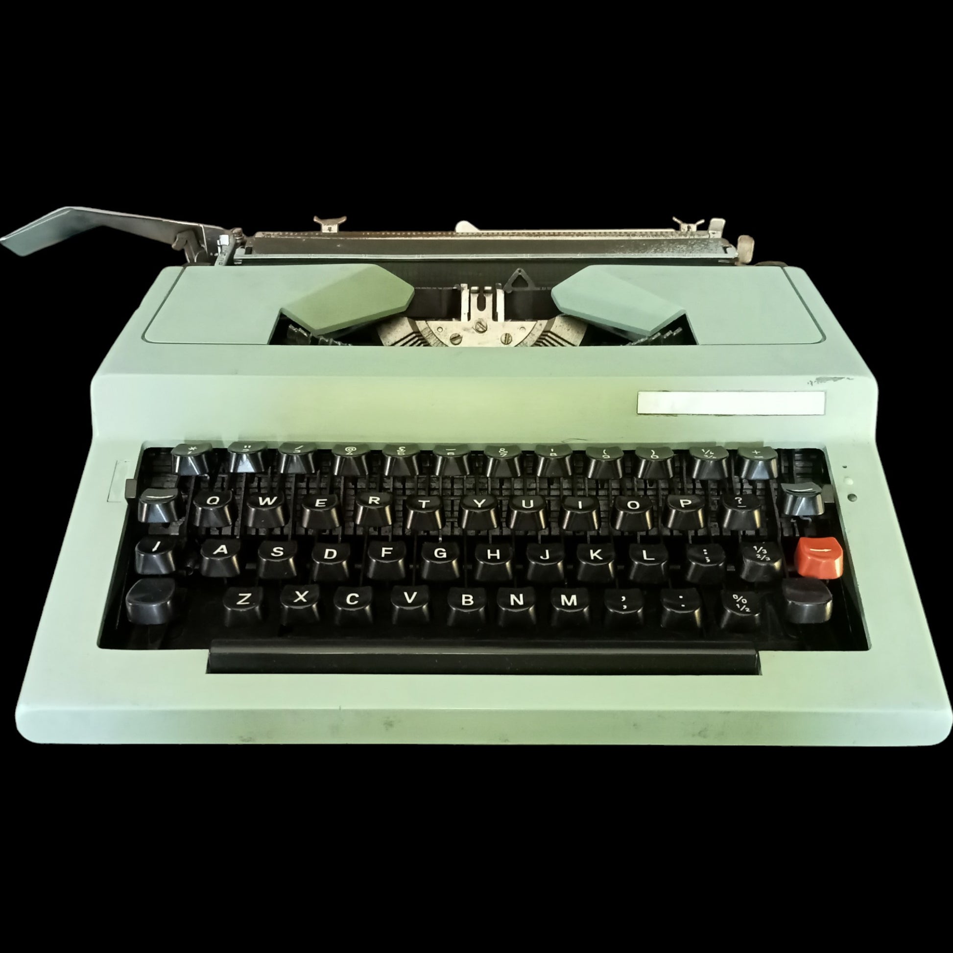 Image of Portable Typewriter. Available from universaltypewritercompany.in