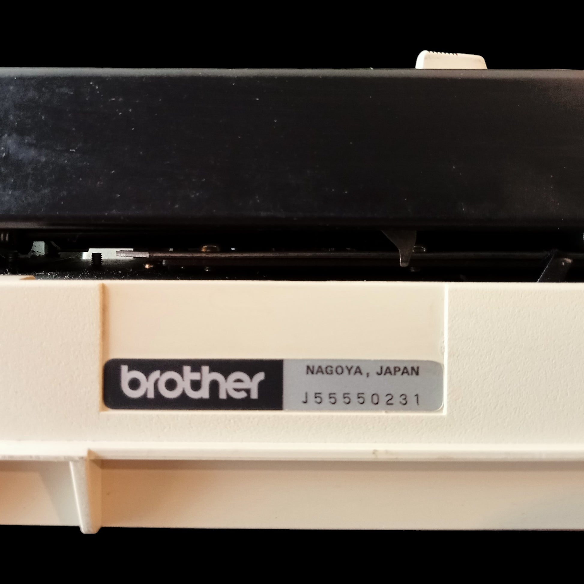 Image of Brother 562TR Typewriter. Available from universaltypewritercompany.in