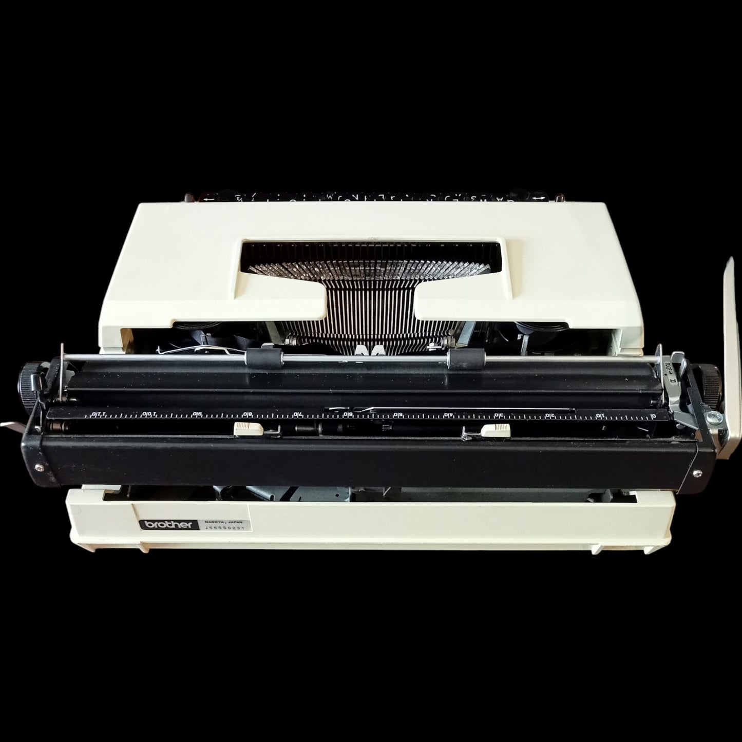 Image of Brother 562TR Typewriter. Available from universaltypewritercompany.in