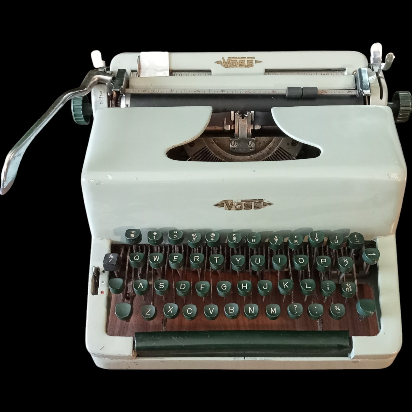 Image of Voss Typewriter. Available from universaltypewritercompany.in