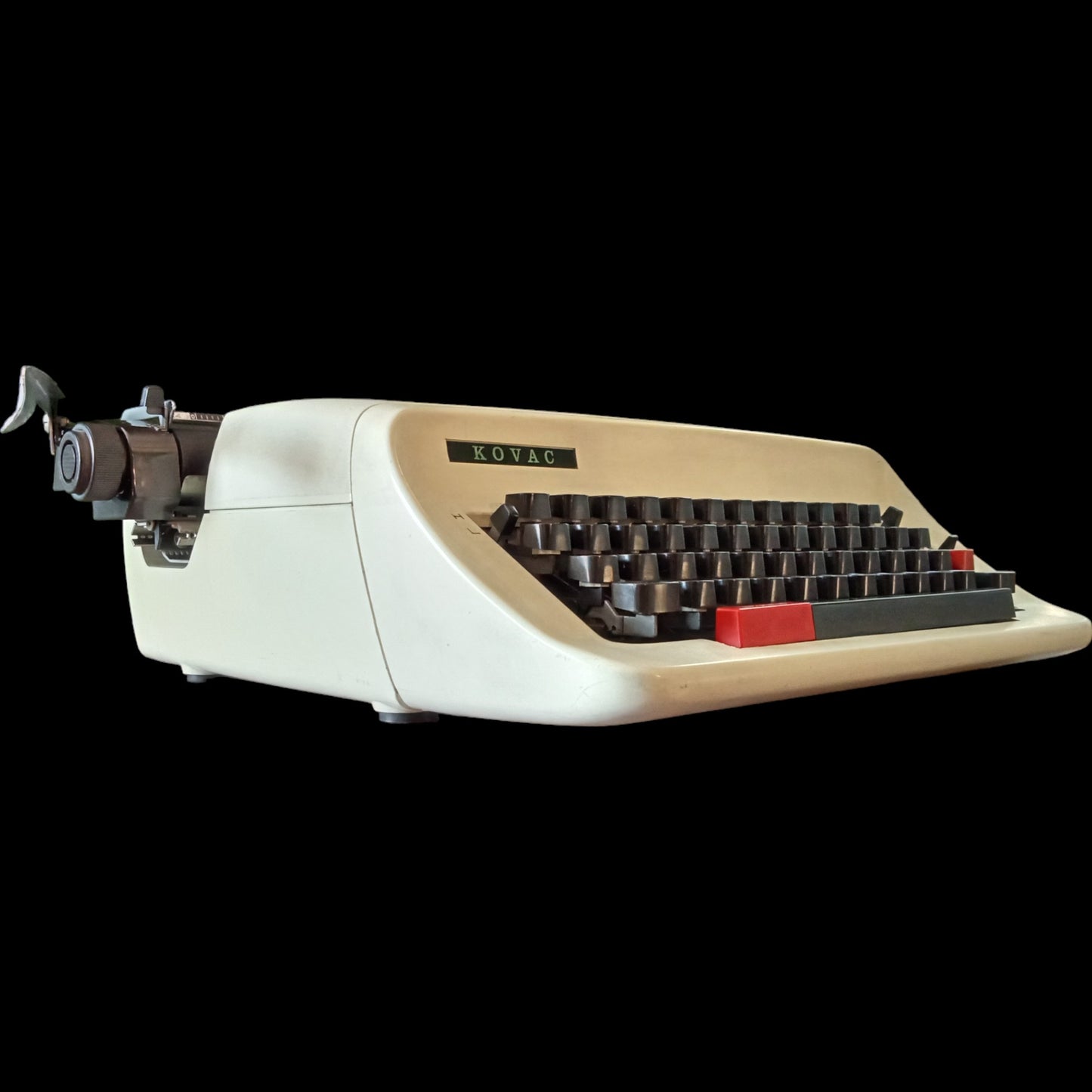 Image of Kovac Typewriter. Available from universaltypewritercompany.in