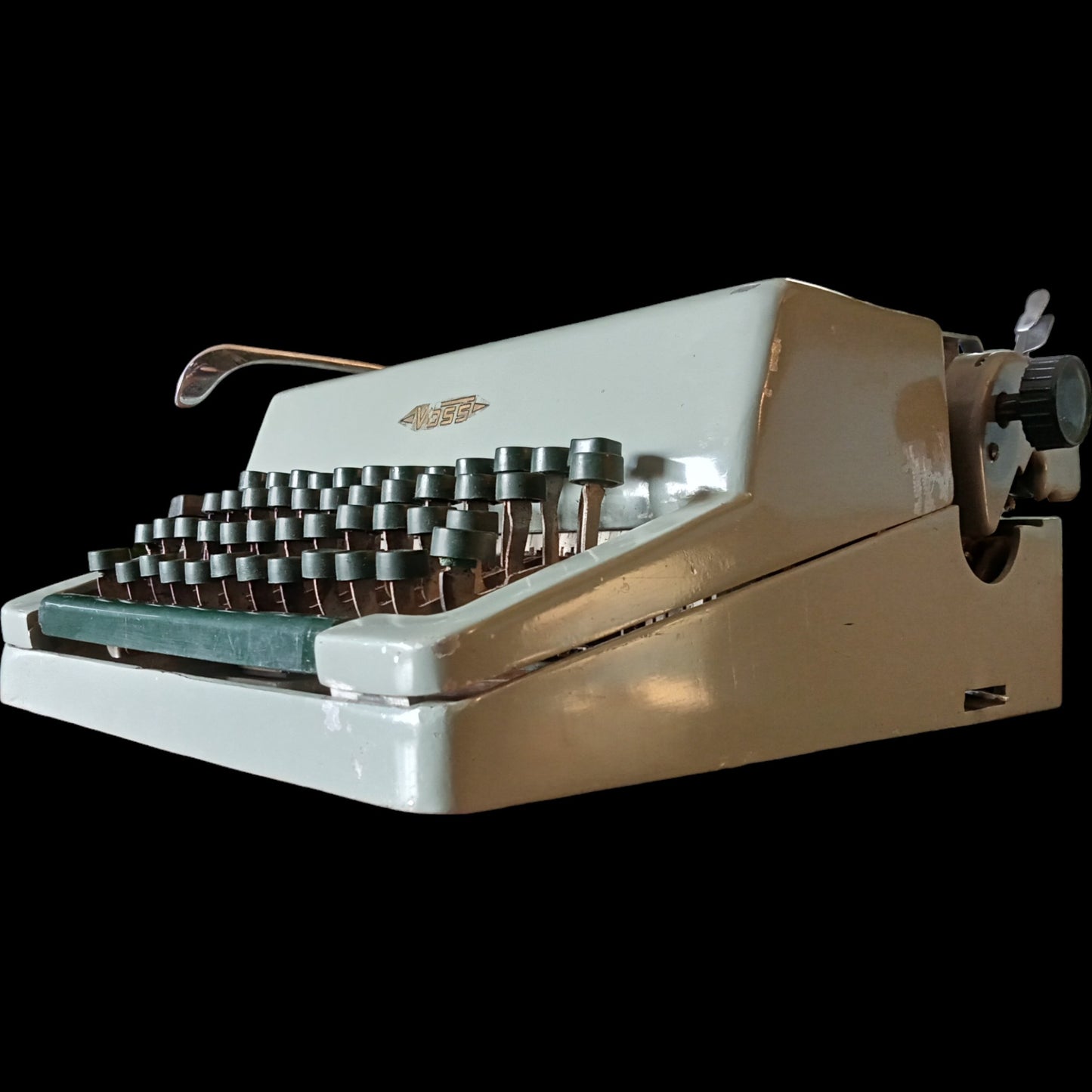 Image of Voss Typewriter. Available from universaltypewritercompany.in