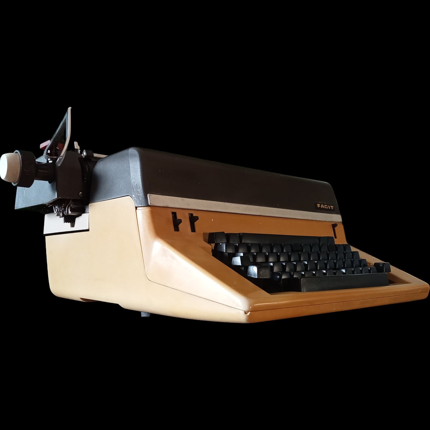 Image of Facit 1740 Typewriter. Available from universaltypewritercompany.in