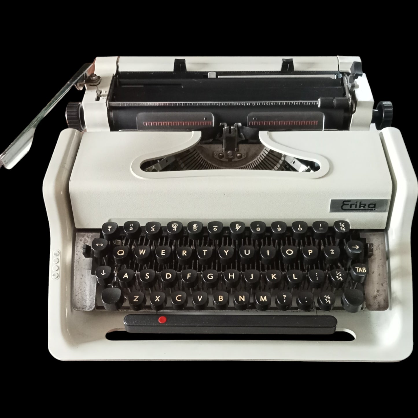 Image of Erika Typewriter. Available from universaltypewritercompany.in