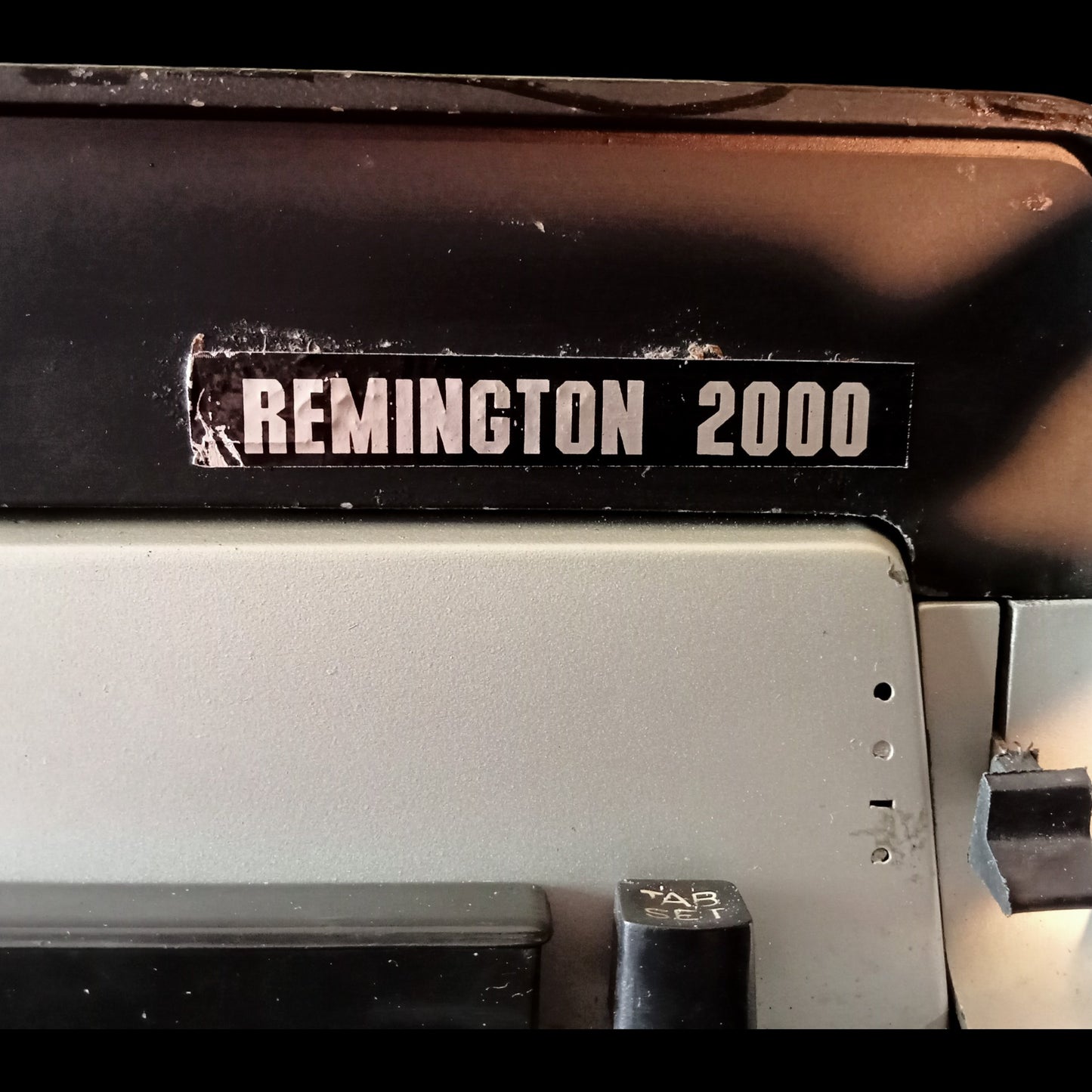 Image of Remington 2000 Typewriter. Available from universaltypewritercompany.in