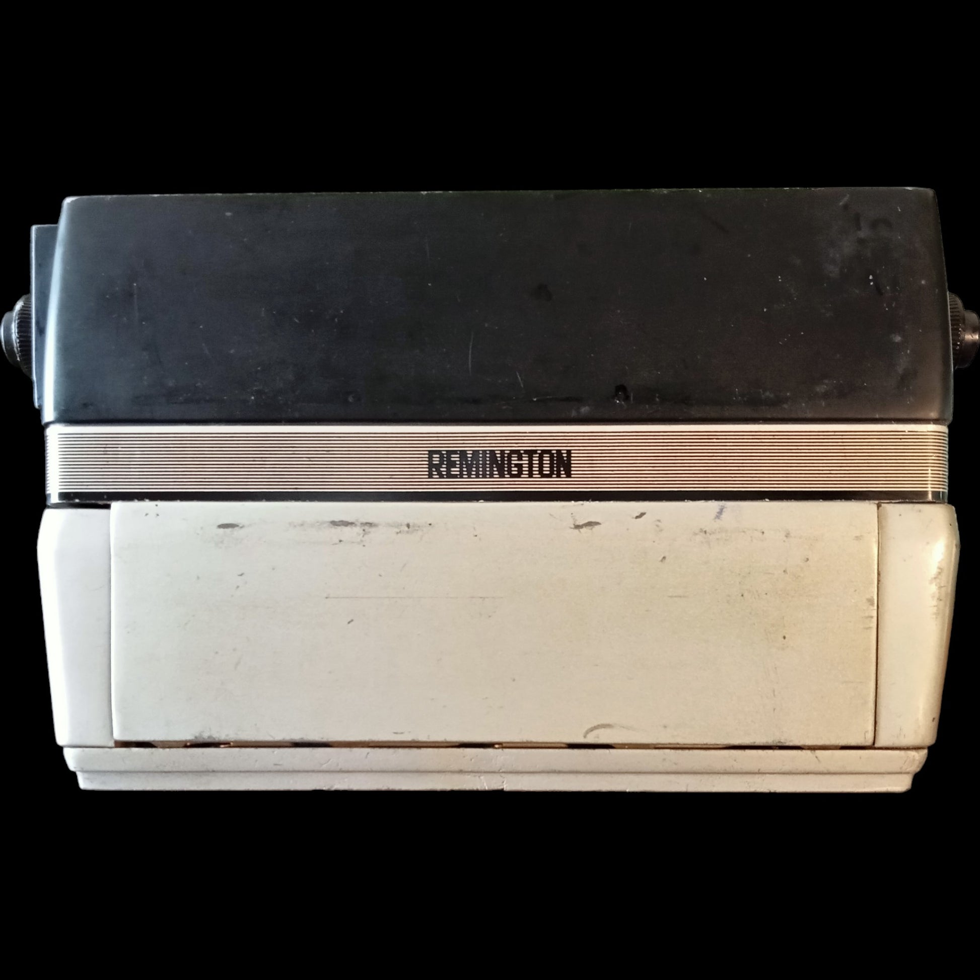 Image of Remington 2000 Typewriter. Available from universaltypewritercompany.in