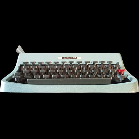 Image of Olivetti Lettera 32 Typewriter. Available from universaltypewritercompany.in