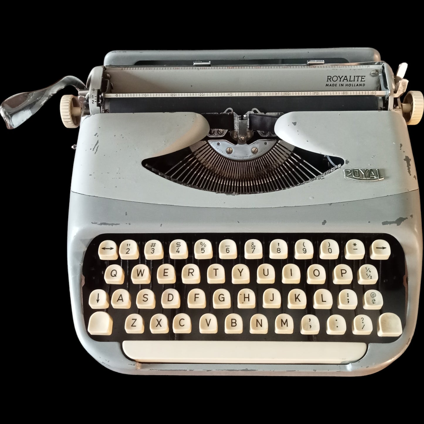 Image of Royal Royalite Typewriter. Available from universaltypewritercompany.in