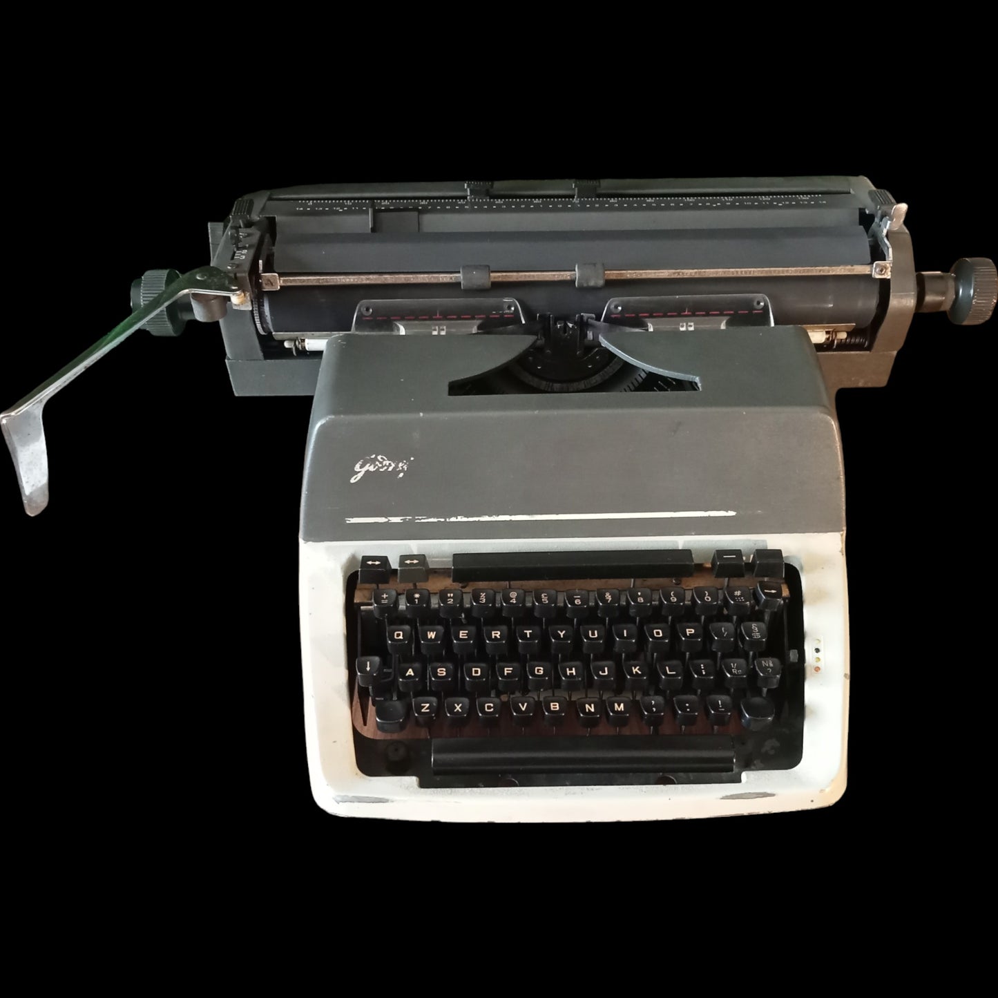 Image of Godrej Prima English Keyboard Typewriter. Available from universaltypewritercompany.in