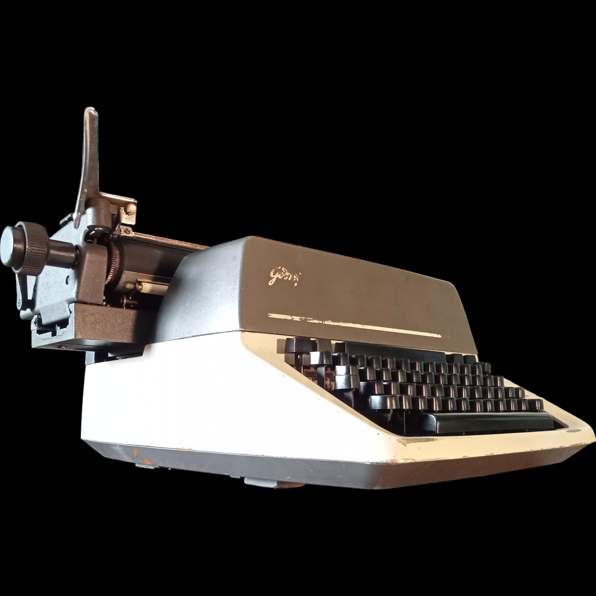 Image of Godrej Prima English Keyboard Typewriter. Available from universaltypewritercompany.in