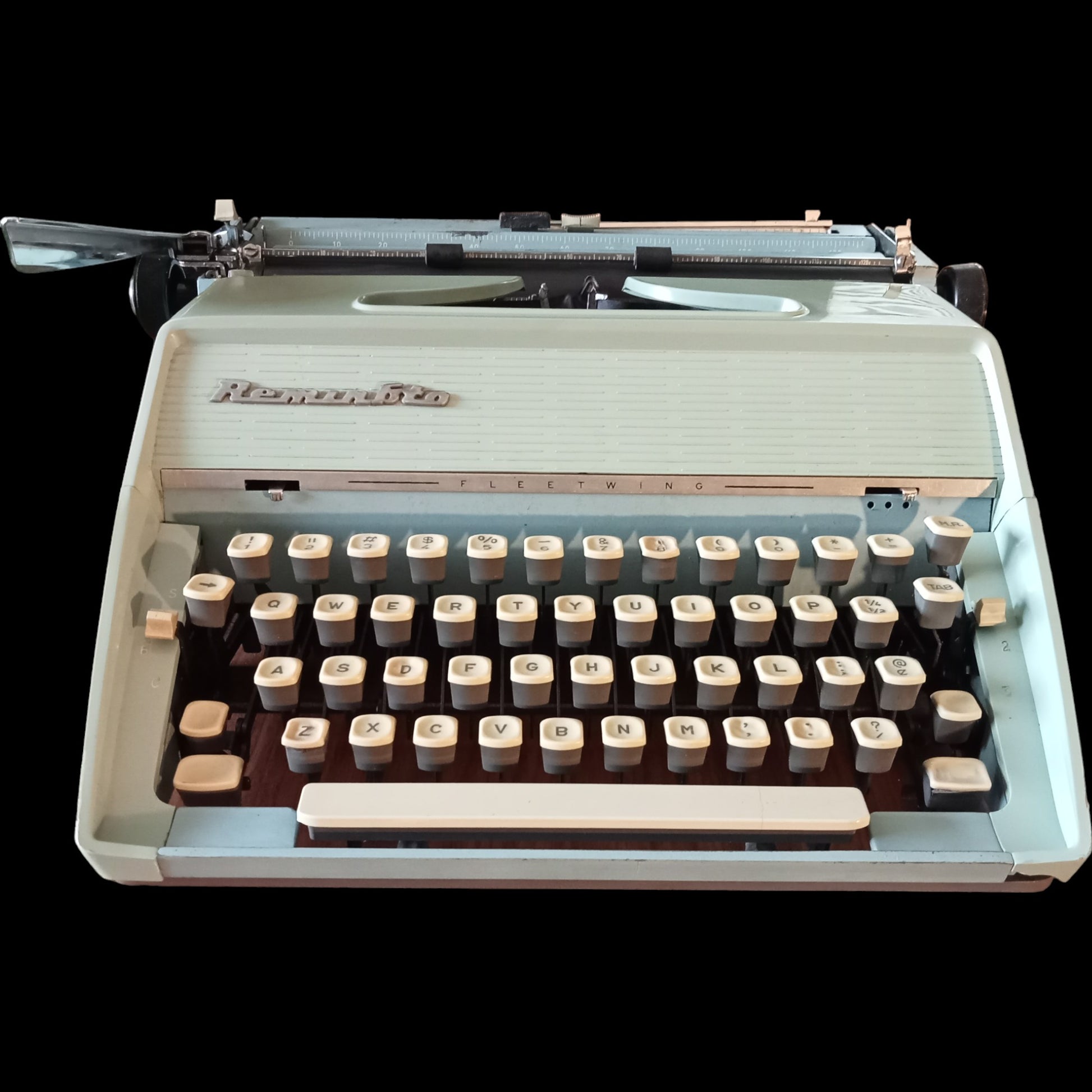 Image of Remington Monarch Fleetwing Typewriter. Available from universaltypewritercompany.in