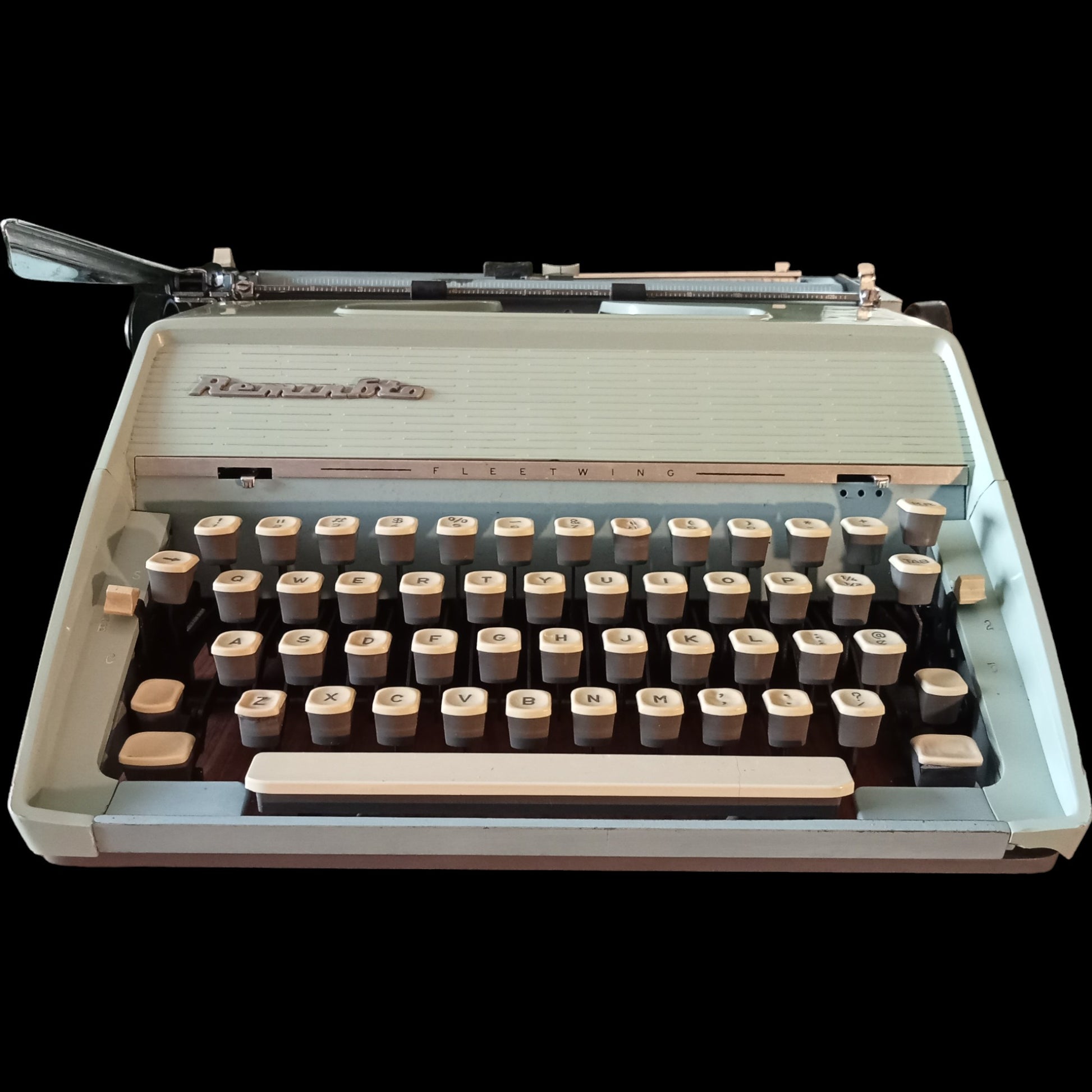 Image of Remington Monarch Fleetwing Typewriter. Available from universaltypewritercompany.in