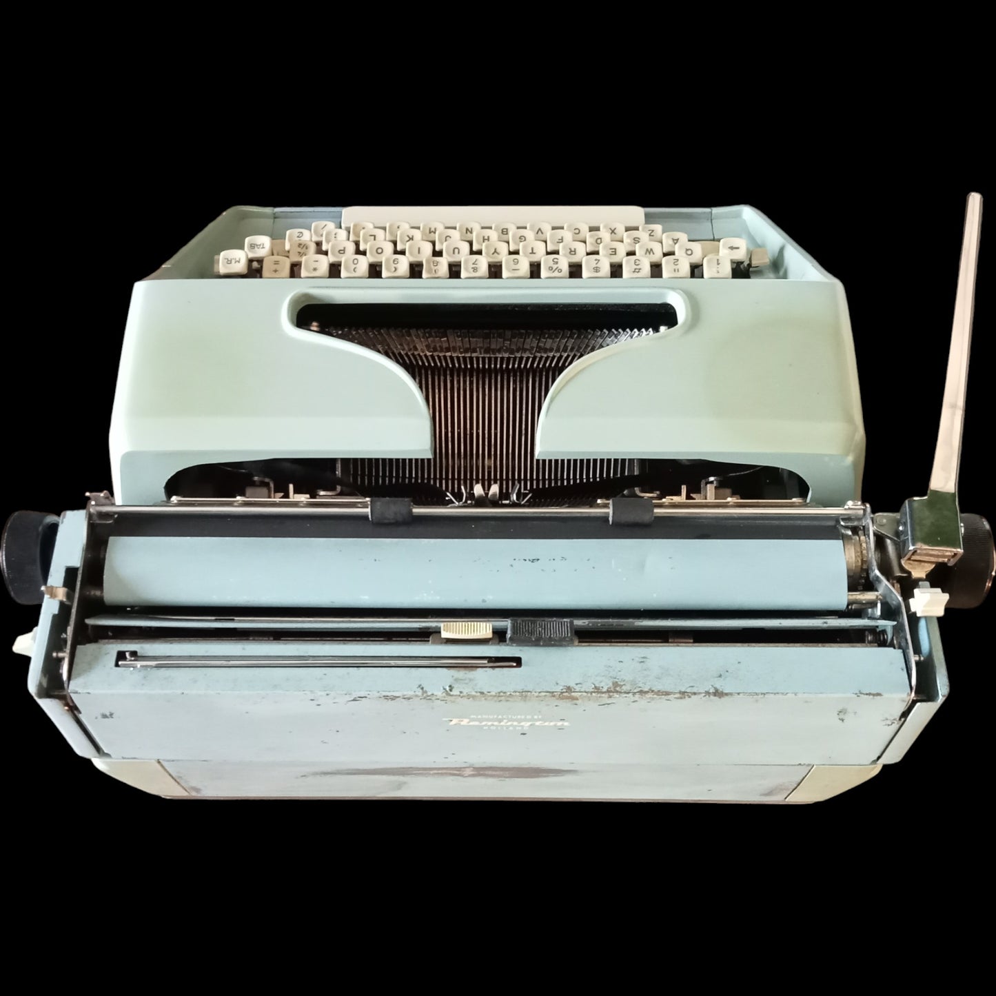 Image of Remington Monarch Fleetwing Typewriter. Available from universaltypewritercompany.in