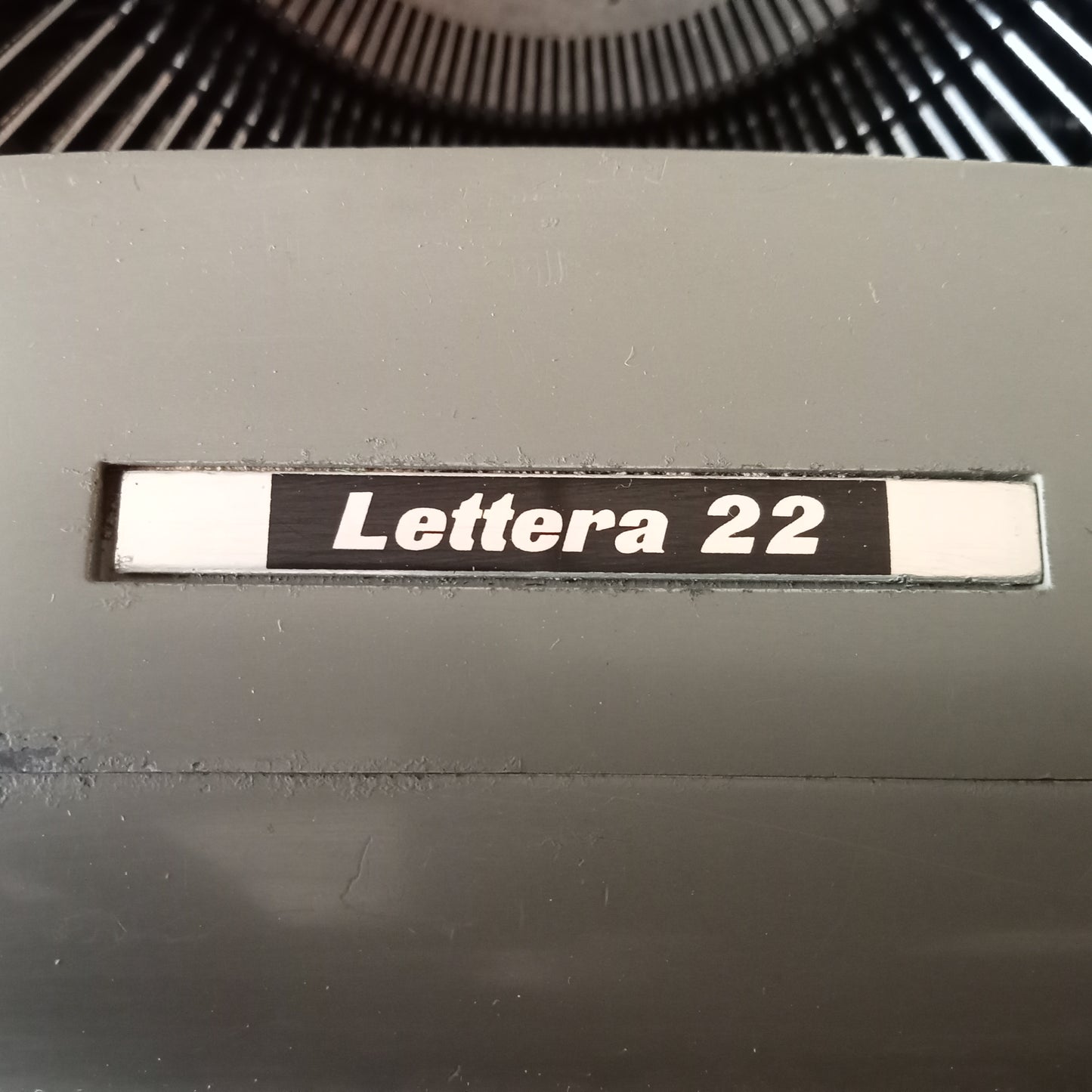 Image of Olivetti Lettera 22 Typewriter. Available from universaltypewritercompany.in