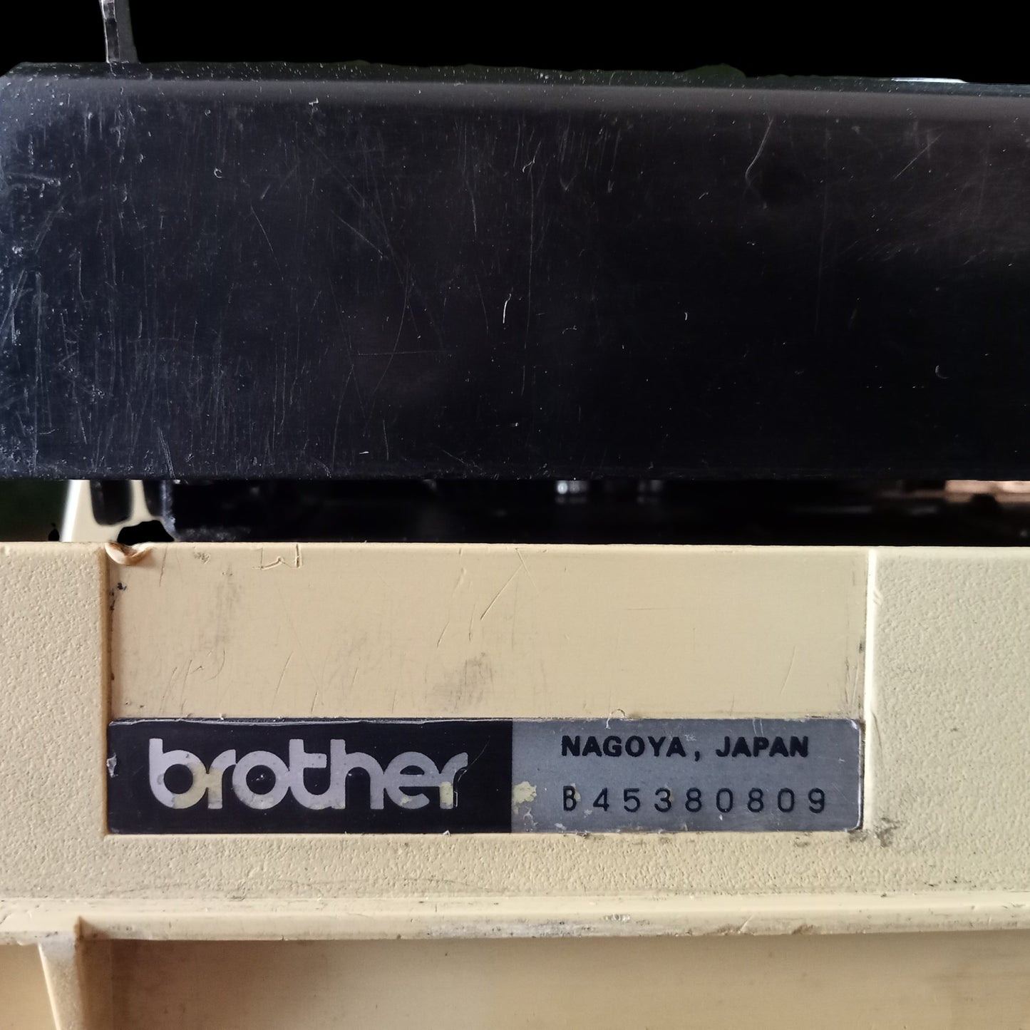 Image of Brother Deluxe 550TR Typewriter. Available from universaltypewritercompany.in