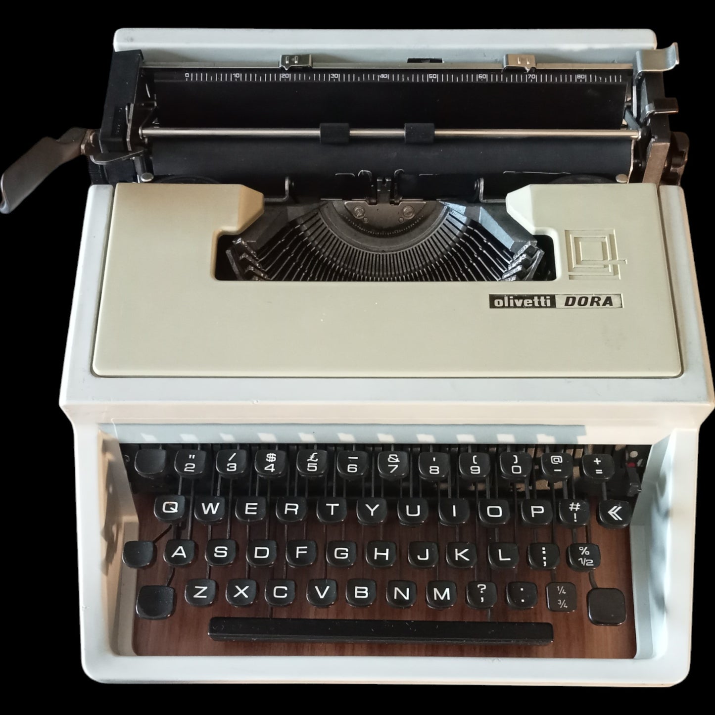 Image of Olivetti Dora Typewriter. Available from universaltypewritercompany.in