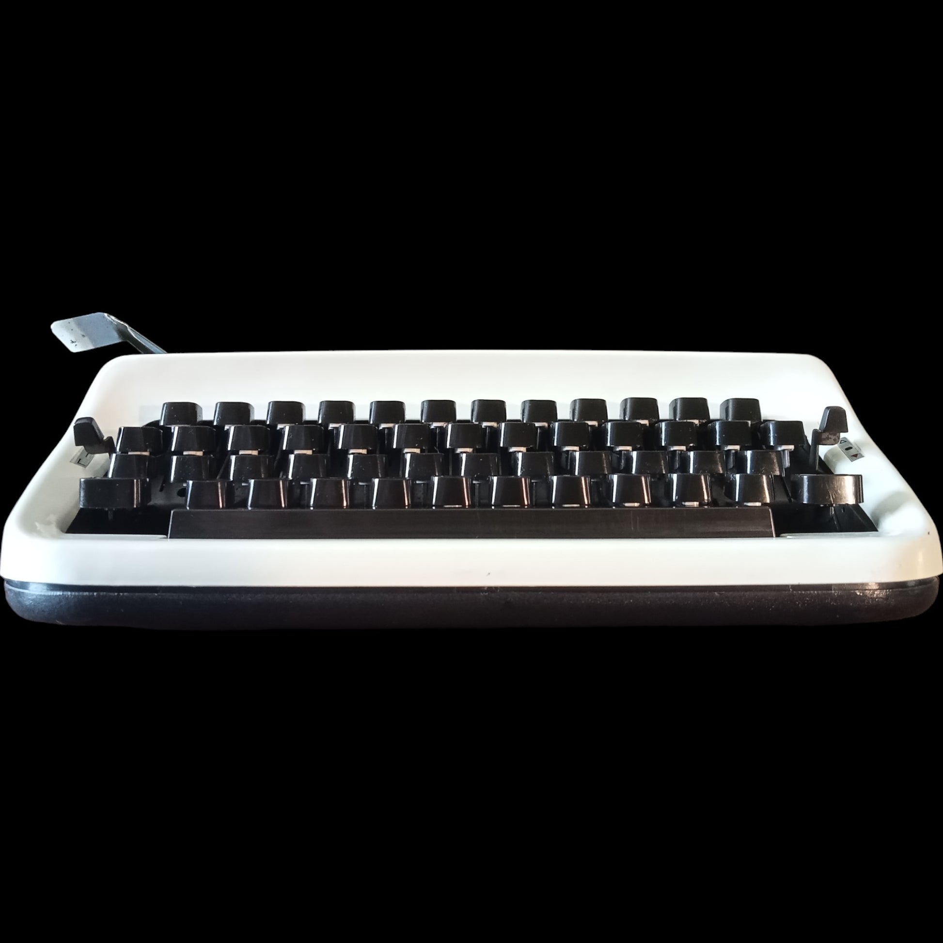 Image of Kovac Typewriter. Available from universaltypewritercompany.in