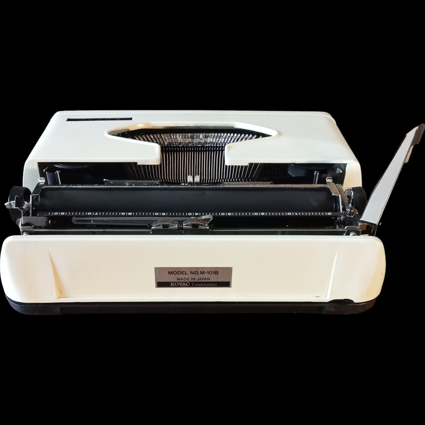 Image of Kovac Typewriter. Available from universaltypewritercompany.in