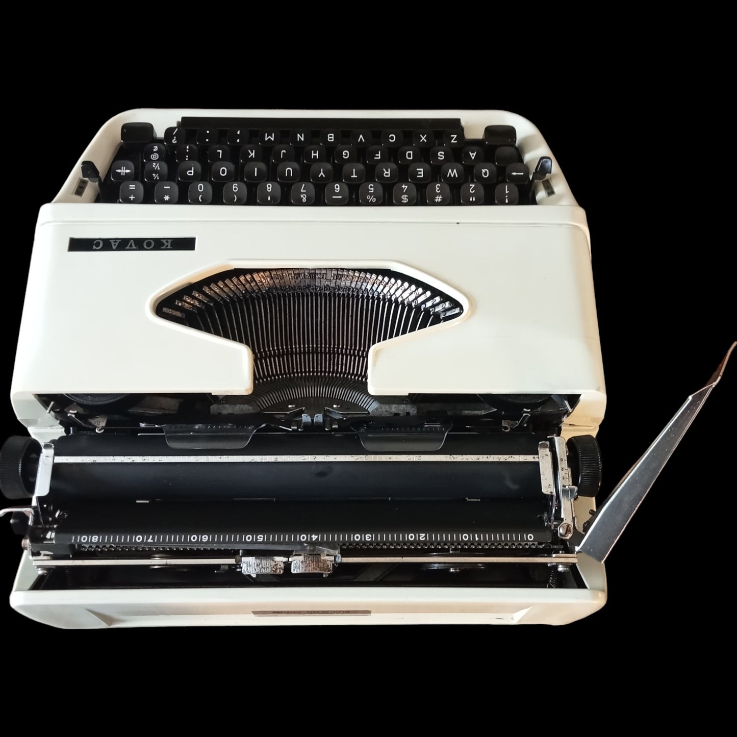 Image of Kovac Typewriter. Available from universaltypewritercompany.in