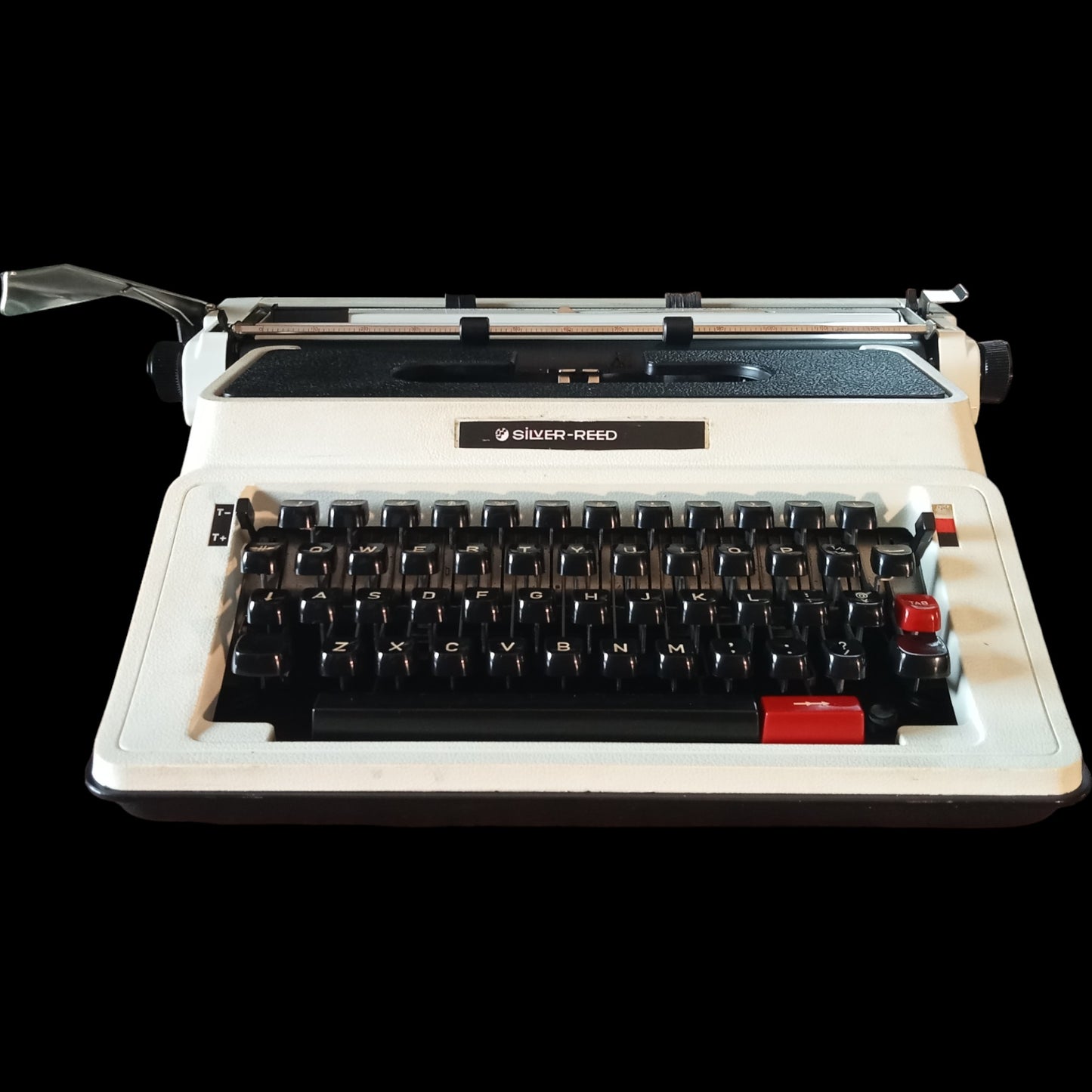 Image of Silver Reed Typewriter. Available from universaltypewritercompany.in