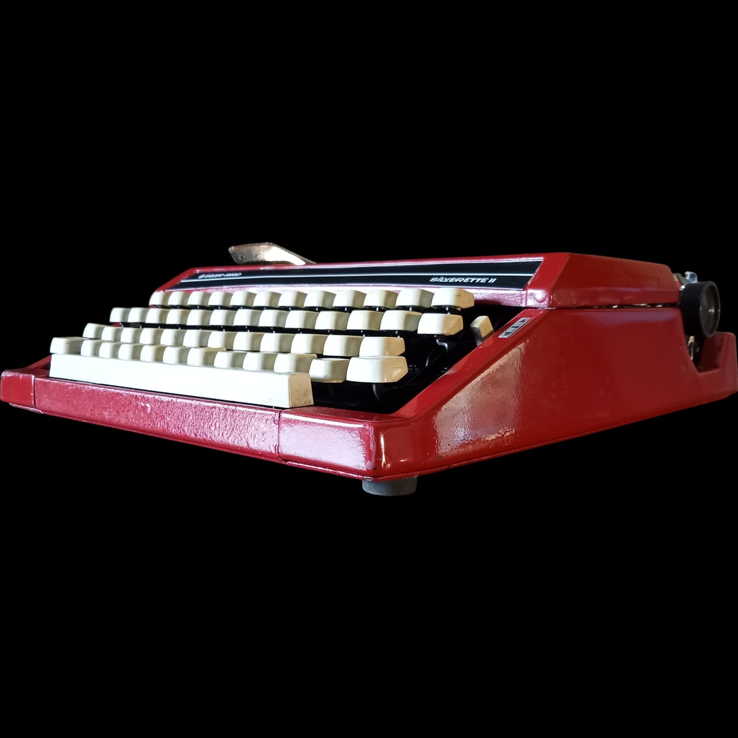 Image of Silver Reed Silverette II Typewriter. Available from universaltypewritercompany.in