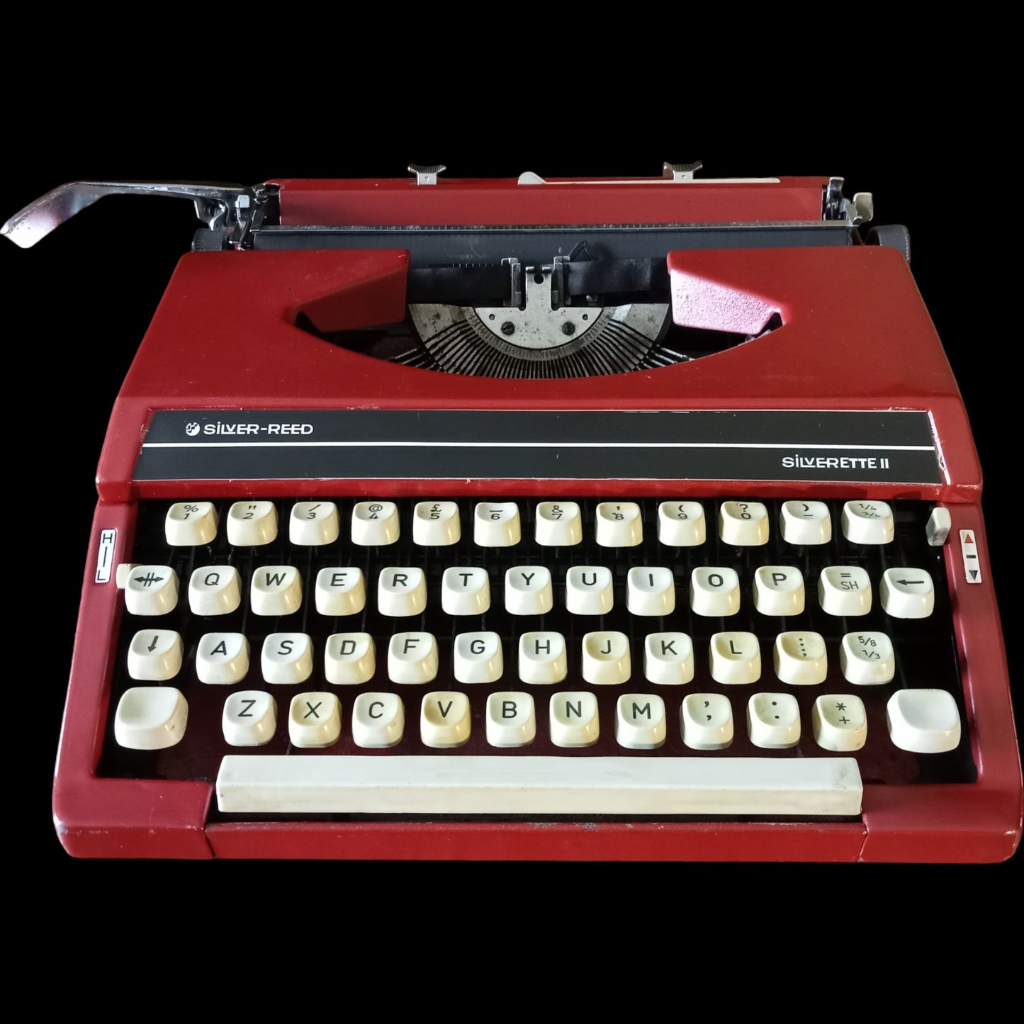 Image of Silver Reed Silverette II Typewriter. Available from universaltypewritercompany.in