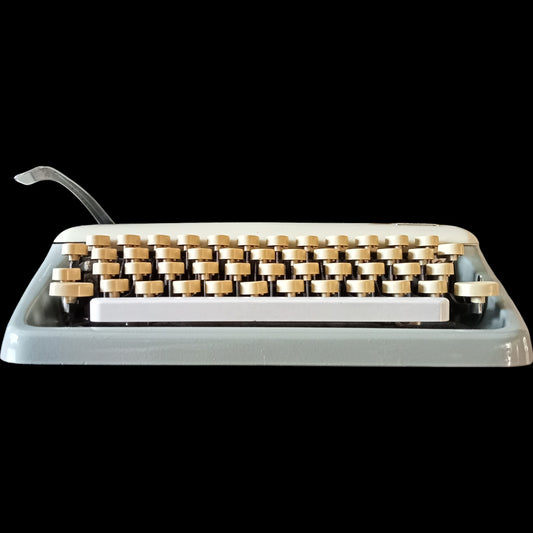 Image of Tippa Triumph Typewriter. Available from universaltypewritercompany.in