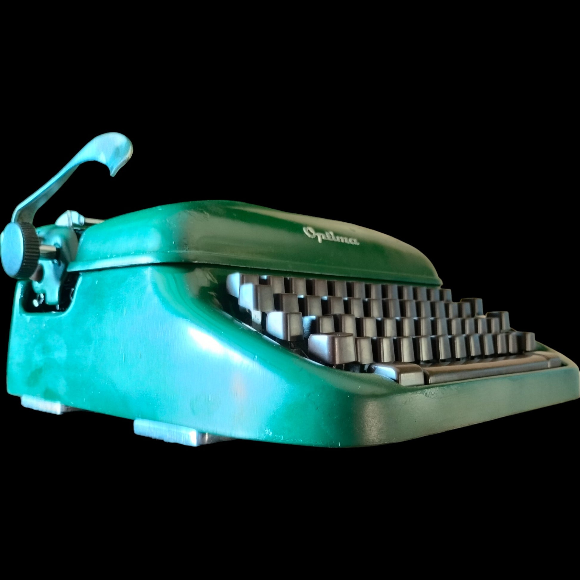 Image of Optima Typewriter. Available from universaltypewritercompany.in