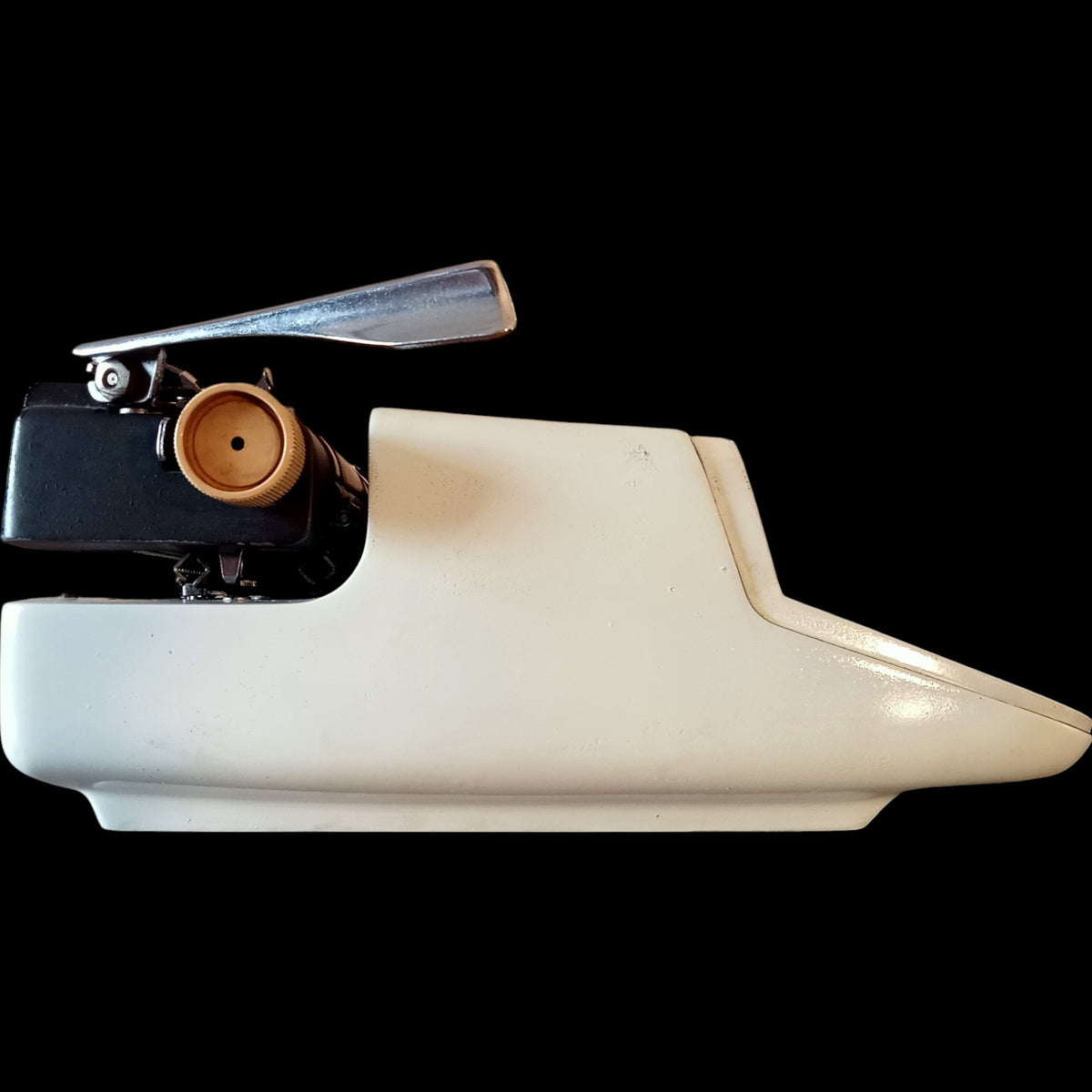Image of Royal Safari Typewriter.
Available from universaltypewritercompany.in