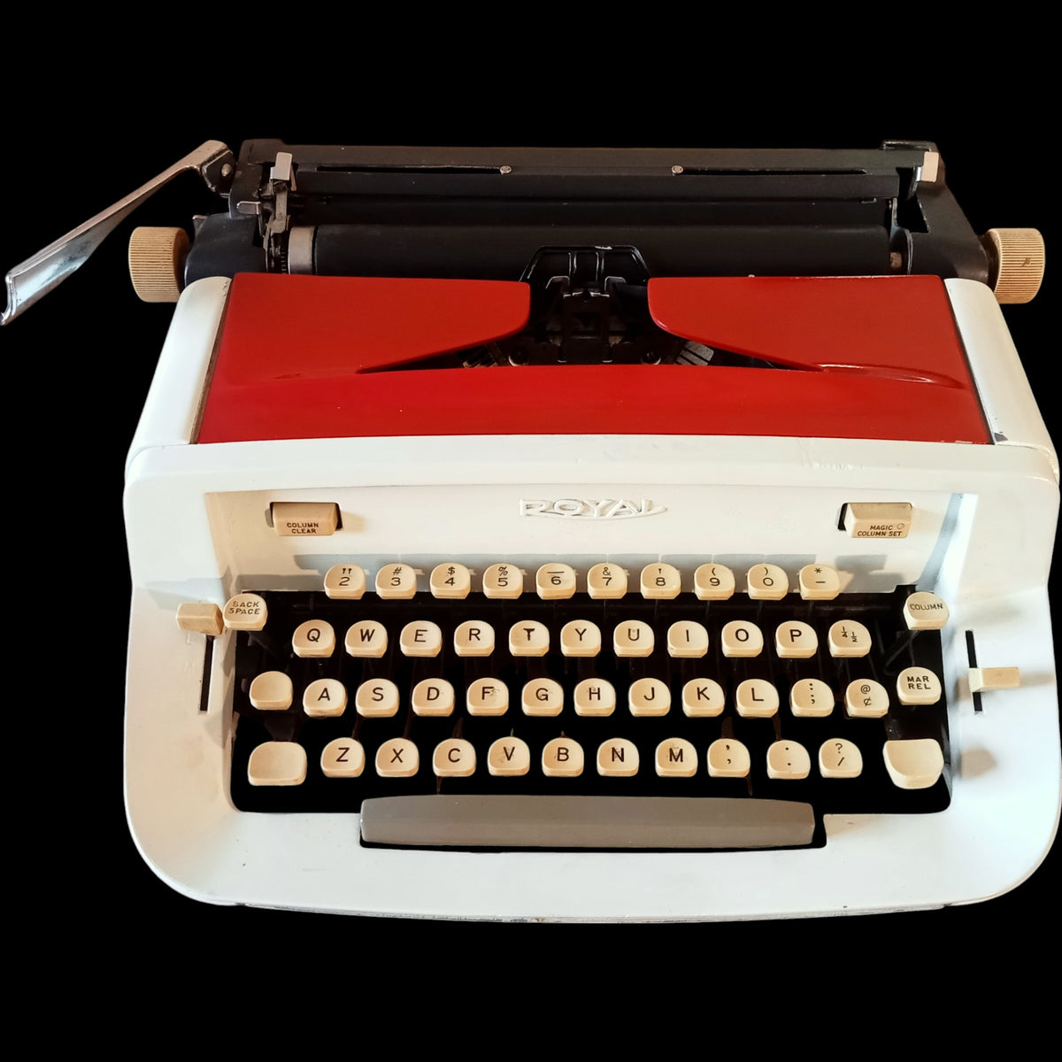 Image of Royal Safari Typewriter.
Available from universaltypewritercompany.in