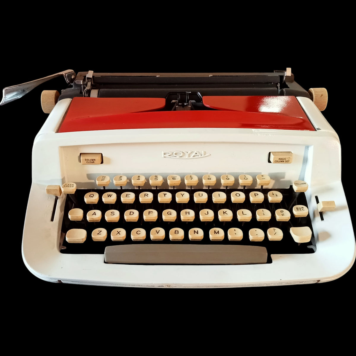 Image of Royal Safari Typewriter.
Available from universaltypewritercompany.in