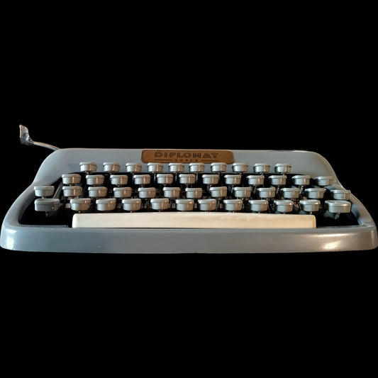 Image of Diplomat Super Typewriter. Available from universaltypewritercompany.in