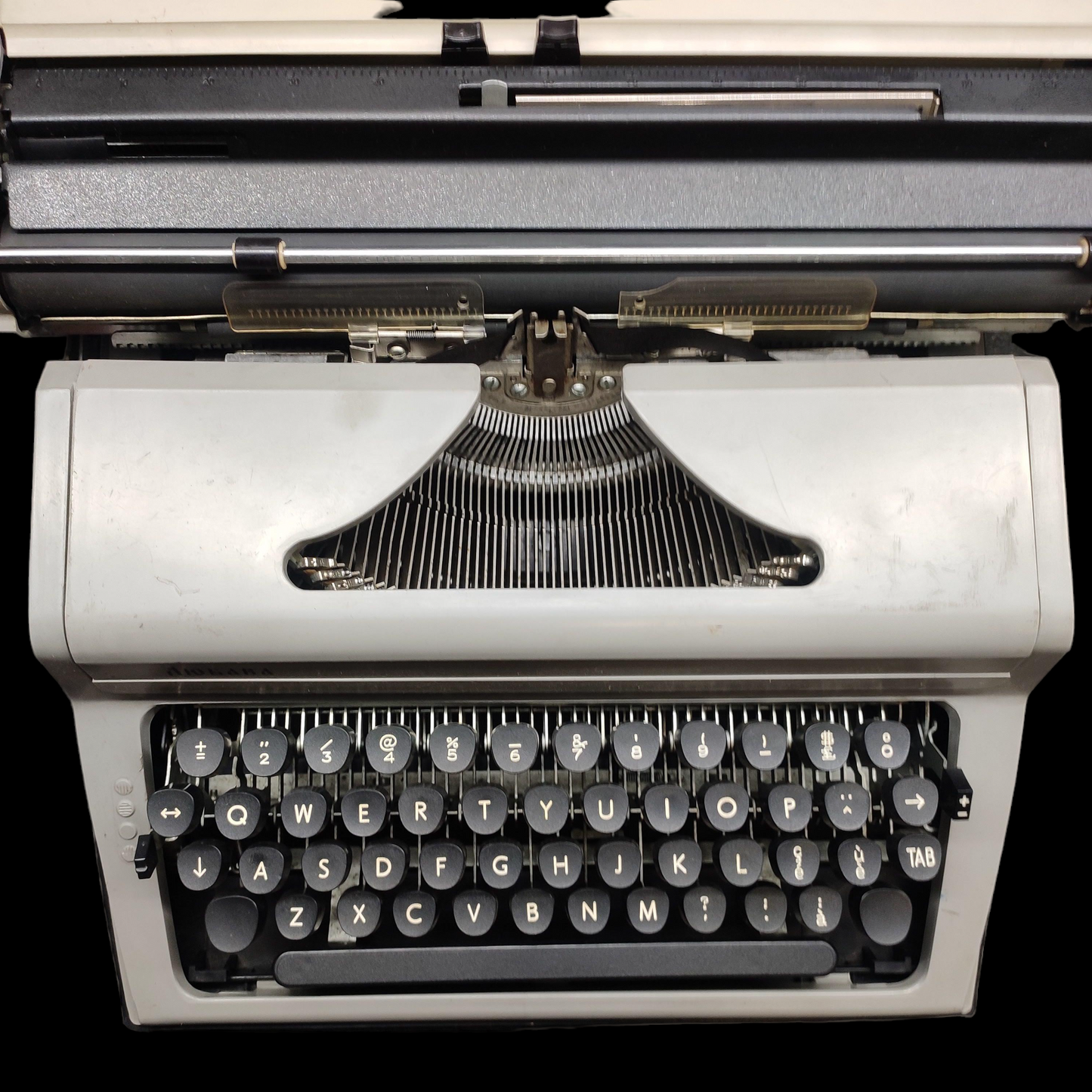 Image of Russian Brand Portable Typewriter. Available from universaltypewritercompany.in