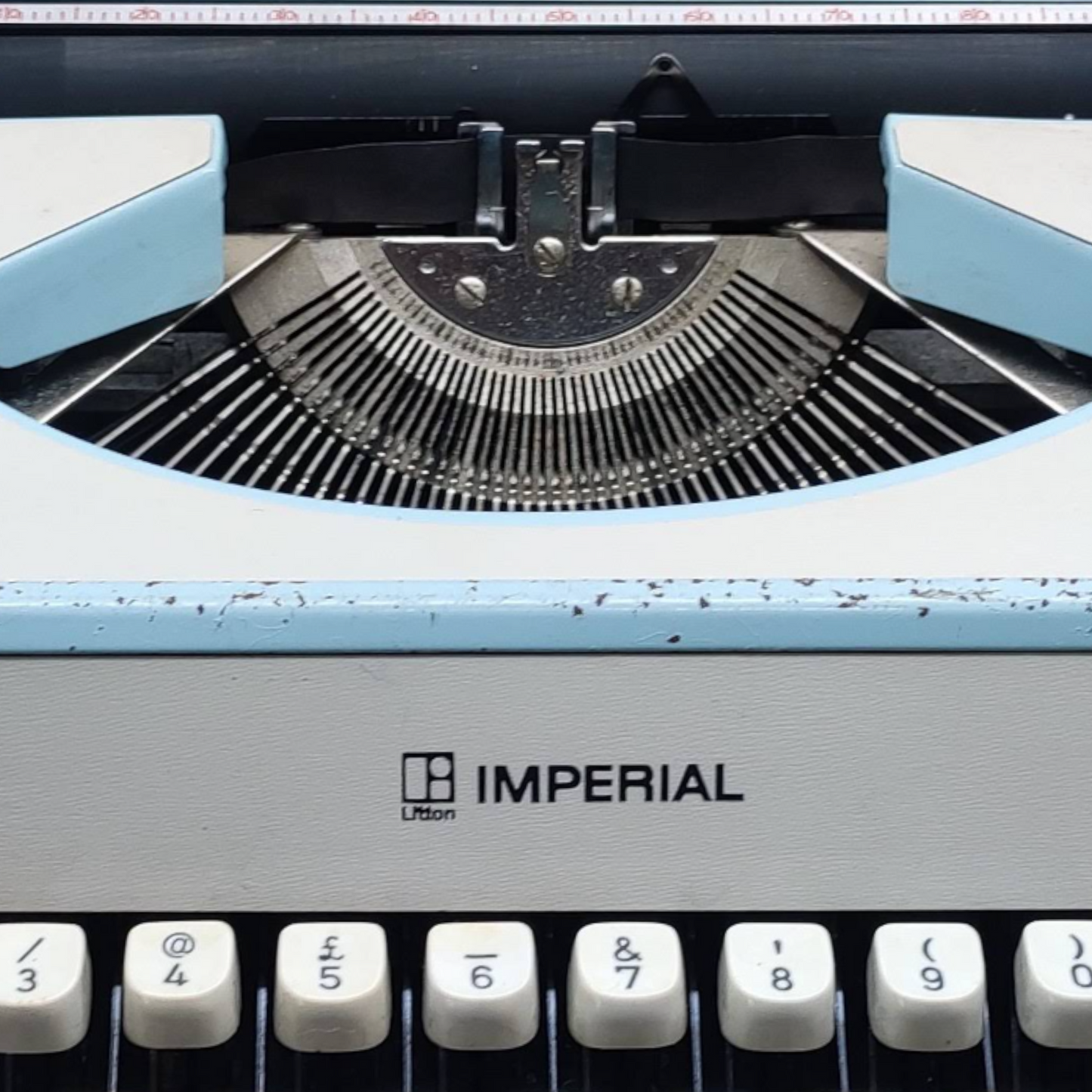 Image of Imperial 230 Typewriter from universaltypewritercompany.in