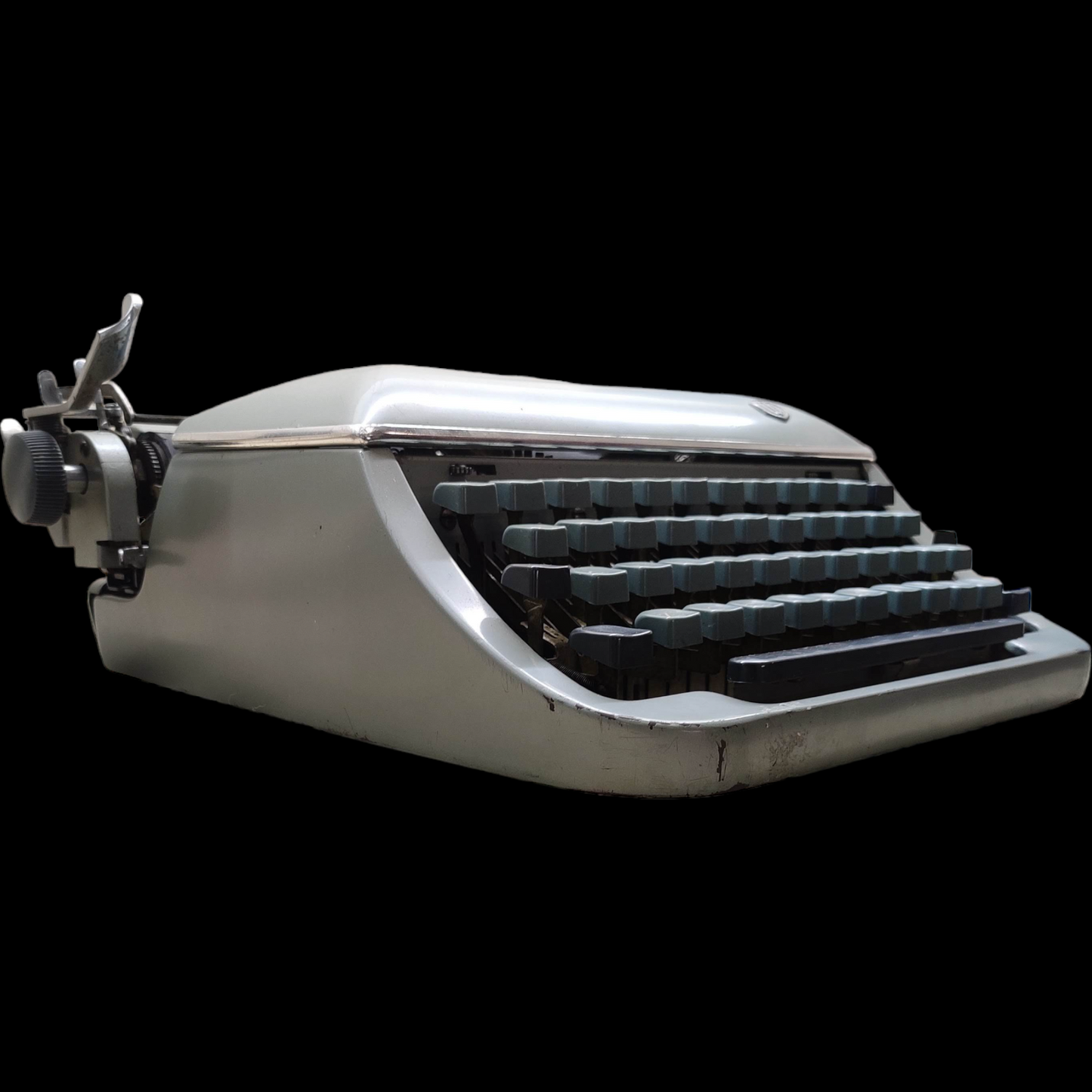 Image of Torpedo Classic Typewriter. Available from universaltypewritercompany.in