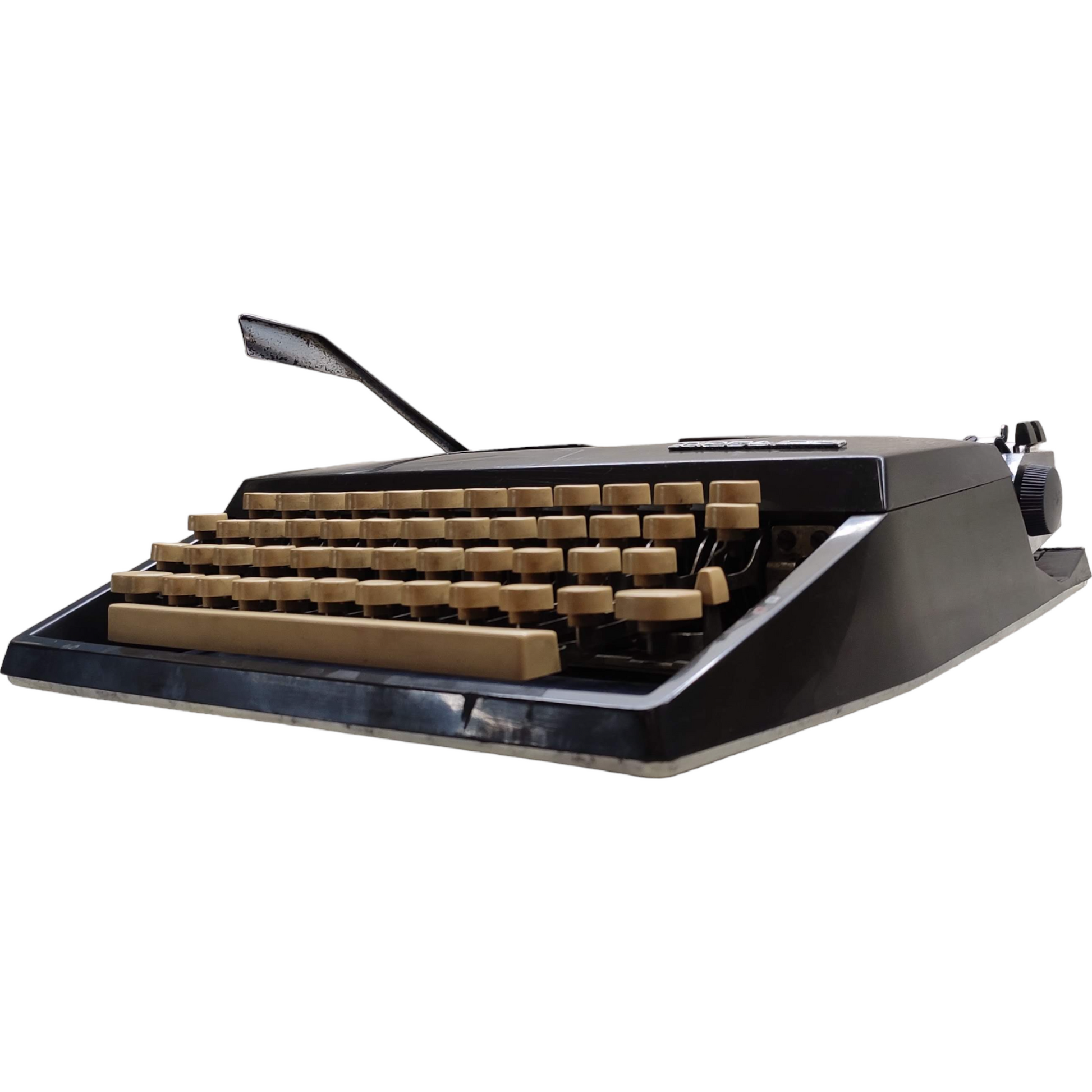 Image of Adler Tippa S Typewriter. Available from universaltypewritercompany.in