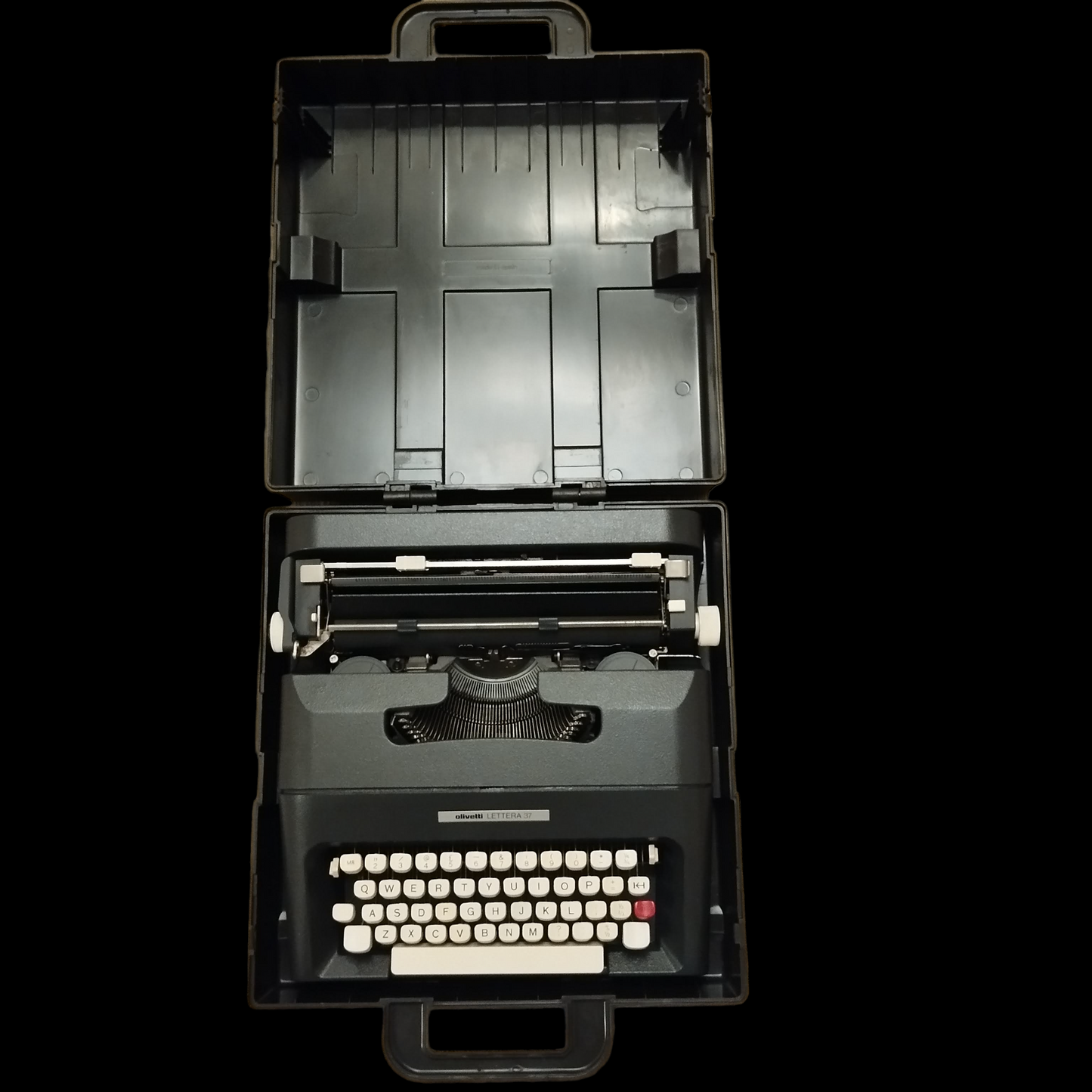 Image of Olivetti Lettera 37 Typewriter. Portable Typewriter. Made in Europe. Available with cover. Available from universaltypewritercompany.in