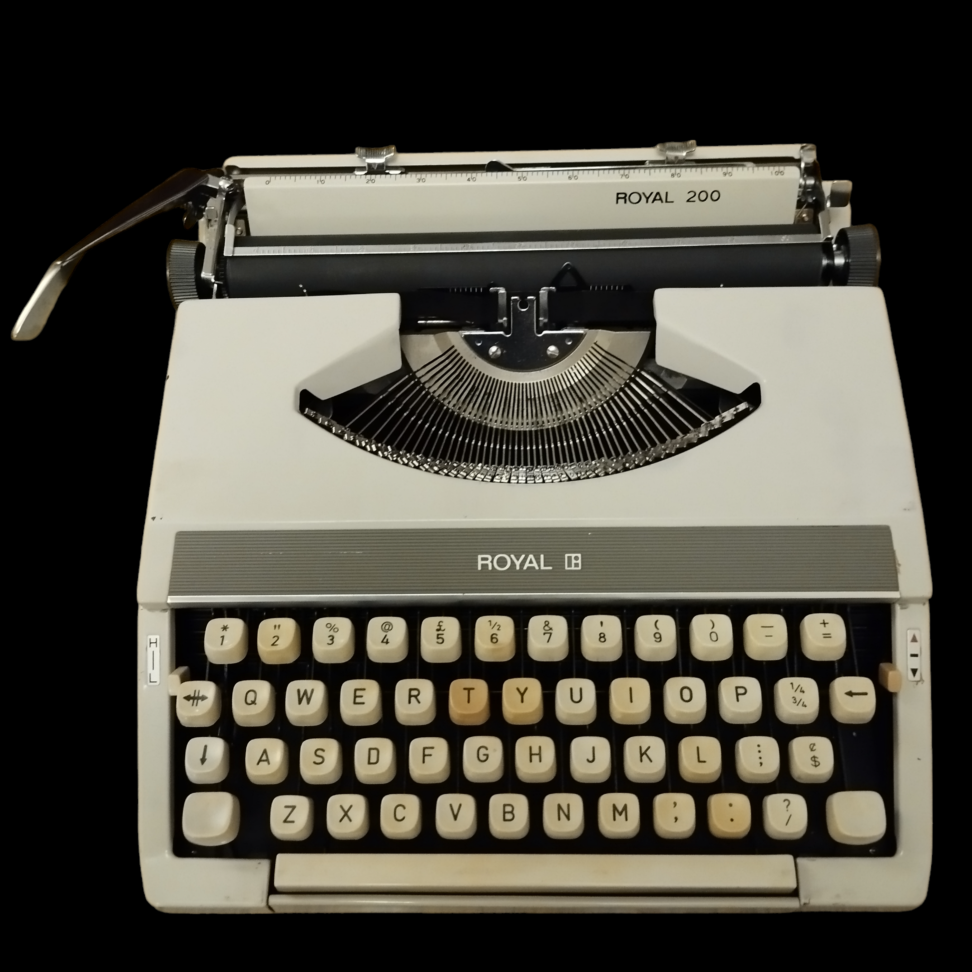 Image of Royal 200 Typewriter from universaltypewritercompany.in